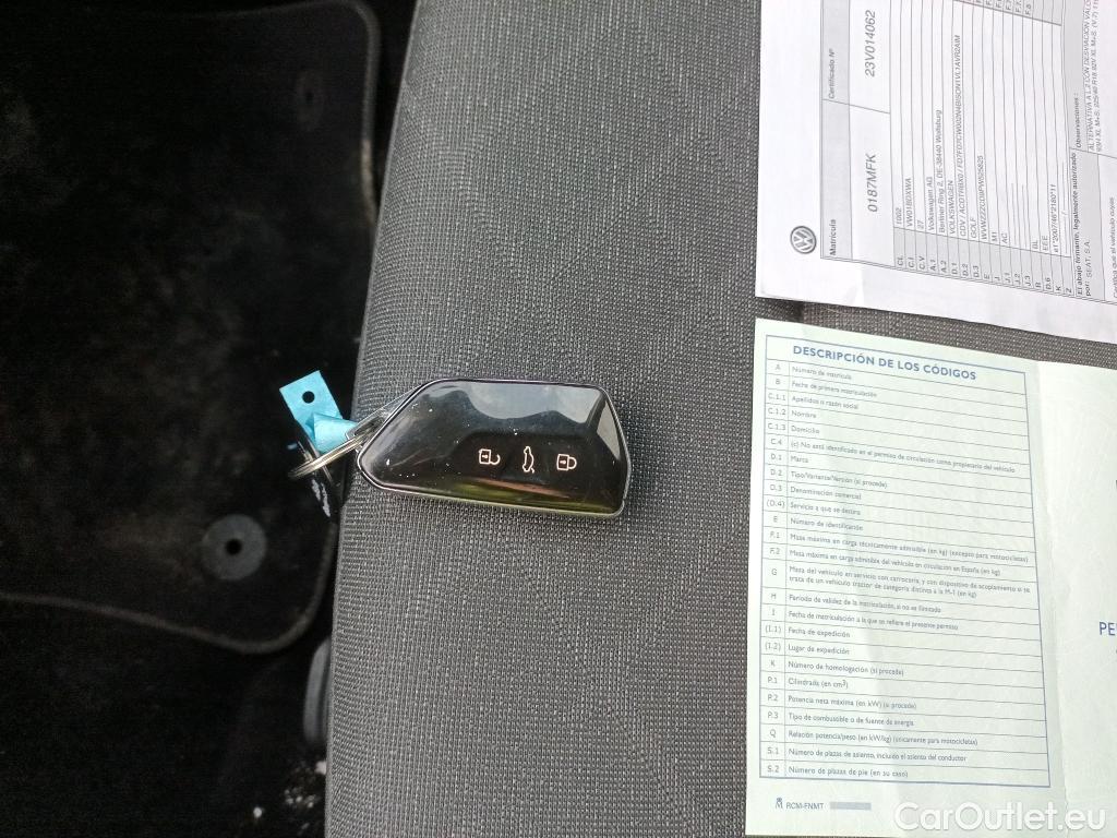  Volkswagen  Golf  VOLKSWAGEN / 2020 / 5P / familiar 2.0 TDI 85kW (115CV) DSG Variant #2