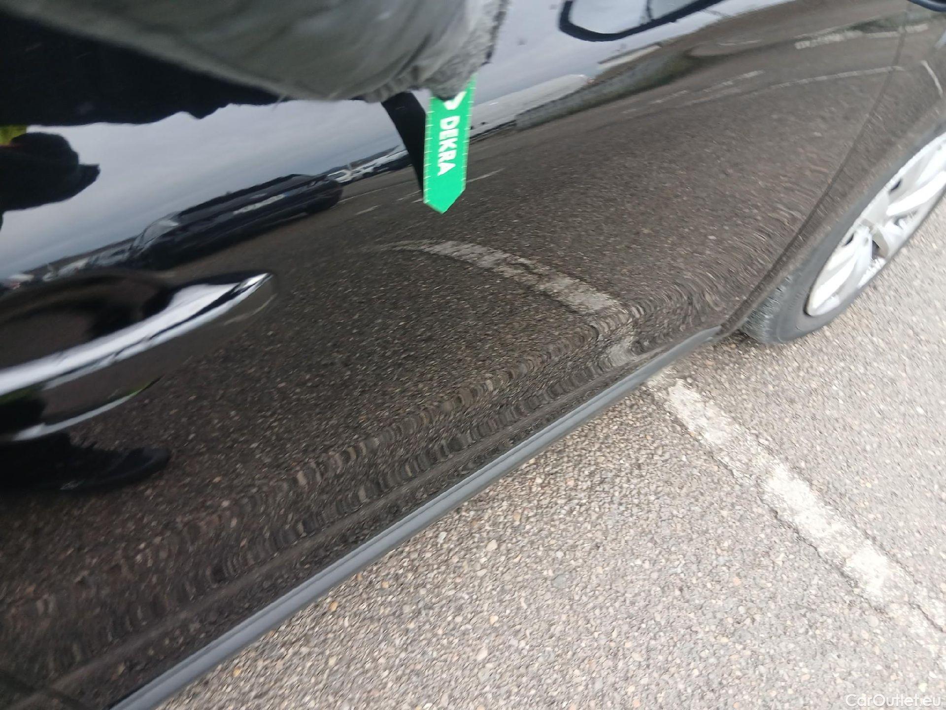  Renault  Clio RENAULT  / 2019 / 5P / berlina con portón Business Blue dCi 74kW (100CV) #30