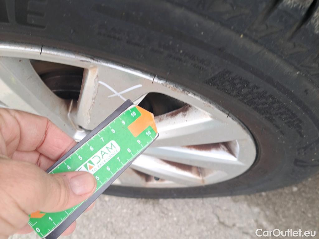  Seat  Ibiza SEAT  / 2017 / 5P / berlina con portón 1.6 TDI 70kW (95CV) Style #9