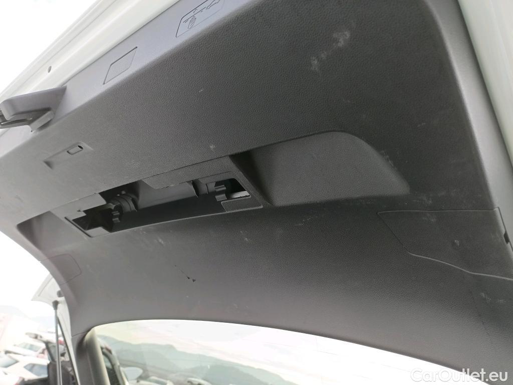  Volkswagen  Golf  VOLKSWAGEN / 2020 / 5P / familiar 2.0 TDI 85kW (115CV) DSG Variant #3