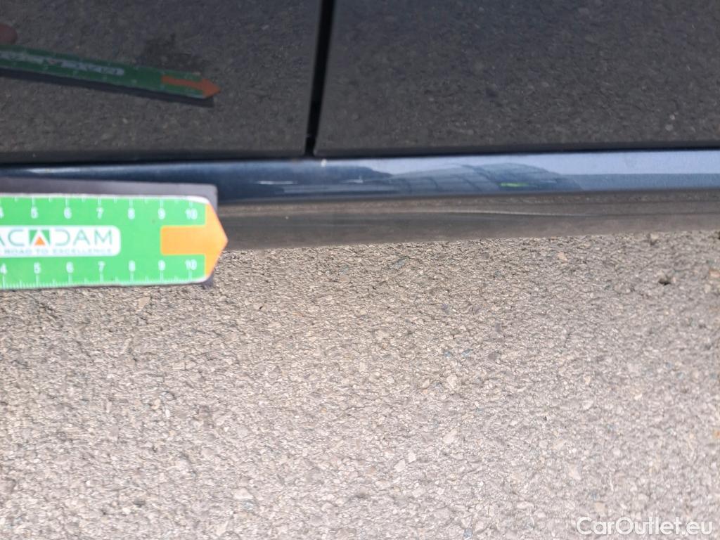  Seat  Ibiza SEAT  / 2017 / 5P / berlina con portón 1.6 TDI 70kW (95CV) Style #5