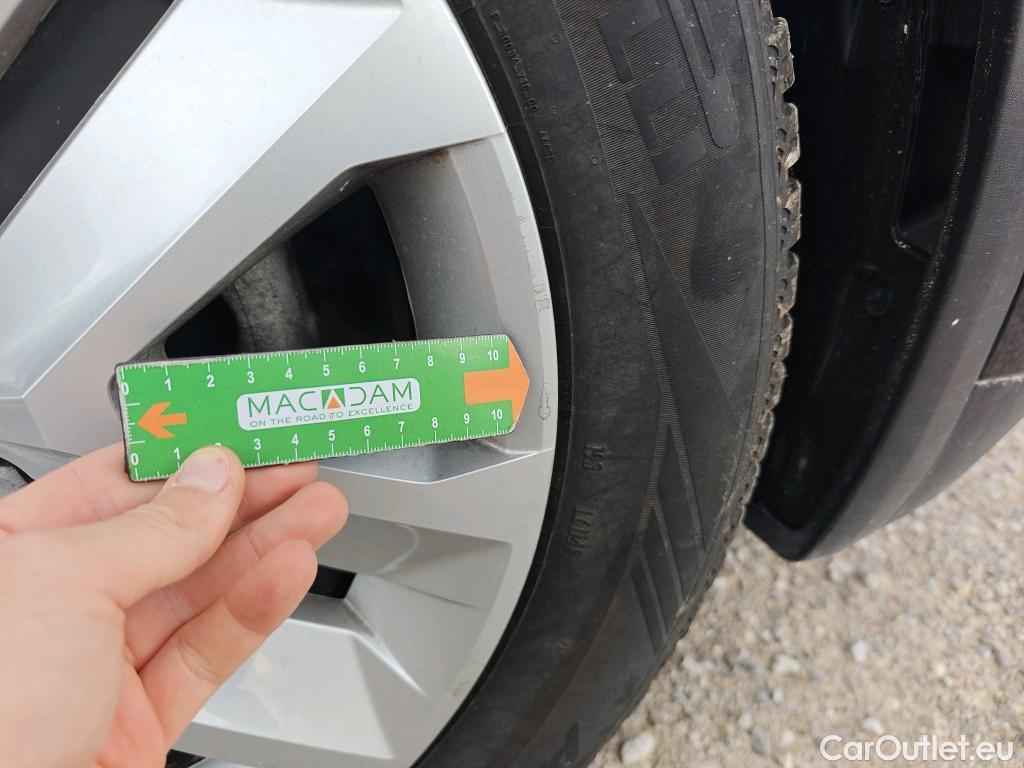  Renault  Captur RENAULT  / 2020 / 5P / todoterreno Intens TCe 90 #33