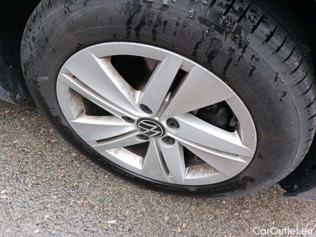  Volkswagen  Golf  VOLKSWAGEN / 2020 / 5P / berlina con portón 1.0 TSI 81kW (110CV) #4