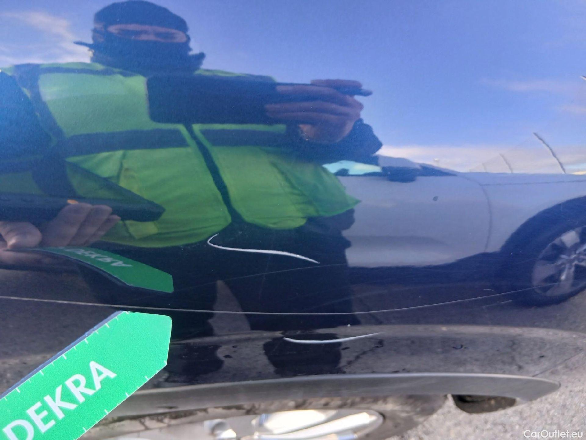  Renault  Kadjar RENAULT  / 2019 / 5P / crossover Intens Blue dCi 85kW (115CV) #19