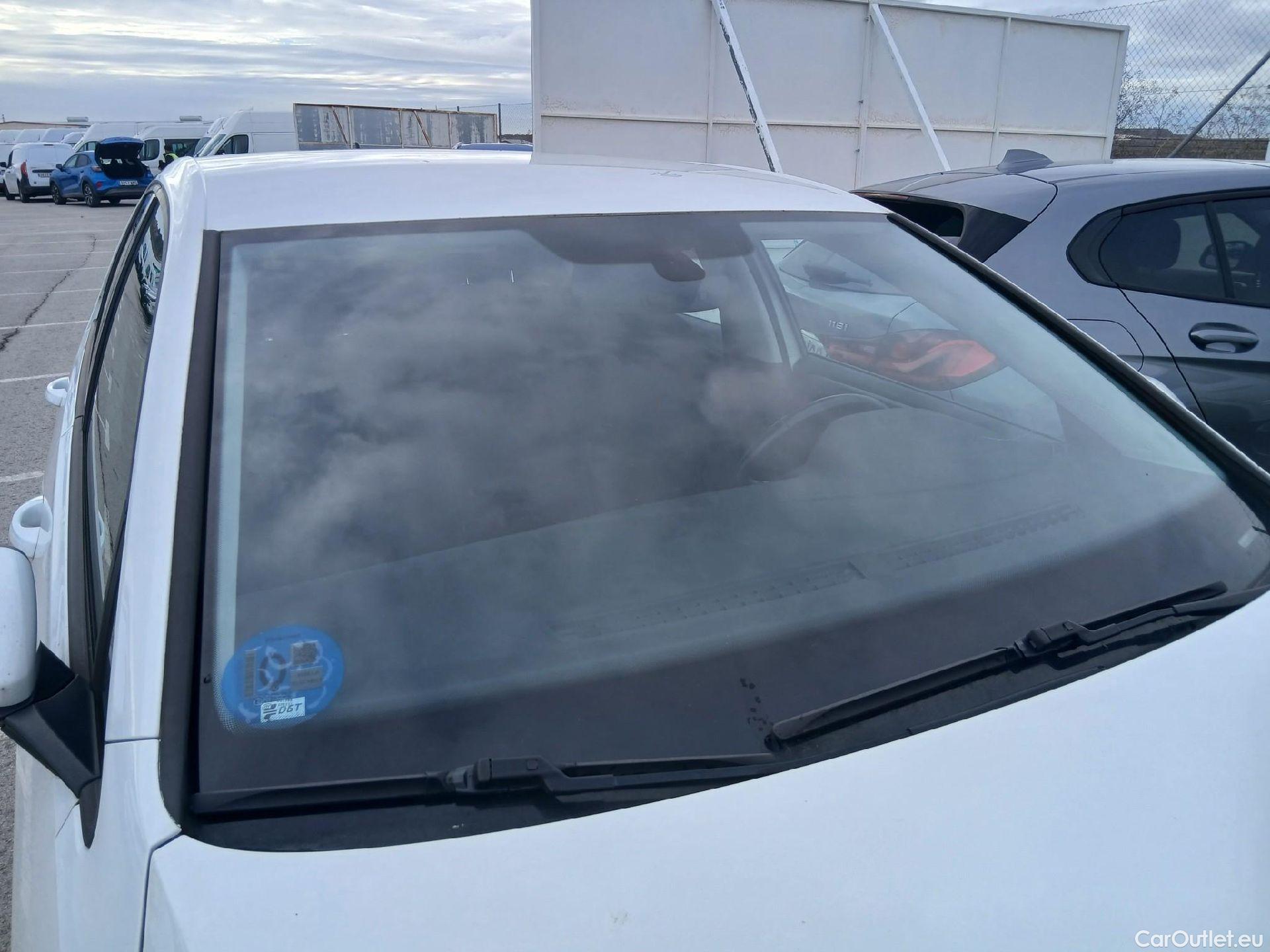  Volkswagen  Golf  VOLKSWAGEN / 2016 / 5P / berlina con portón ePower 110 kW (136CV) #1