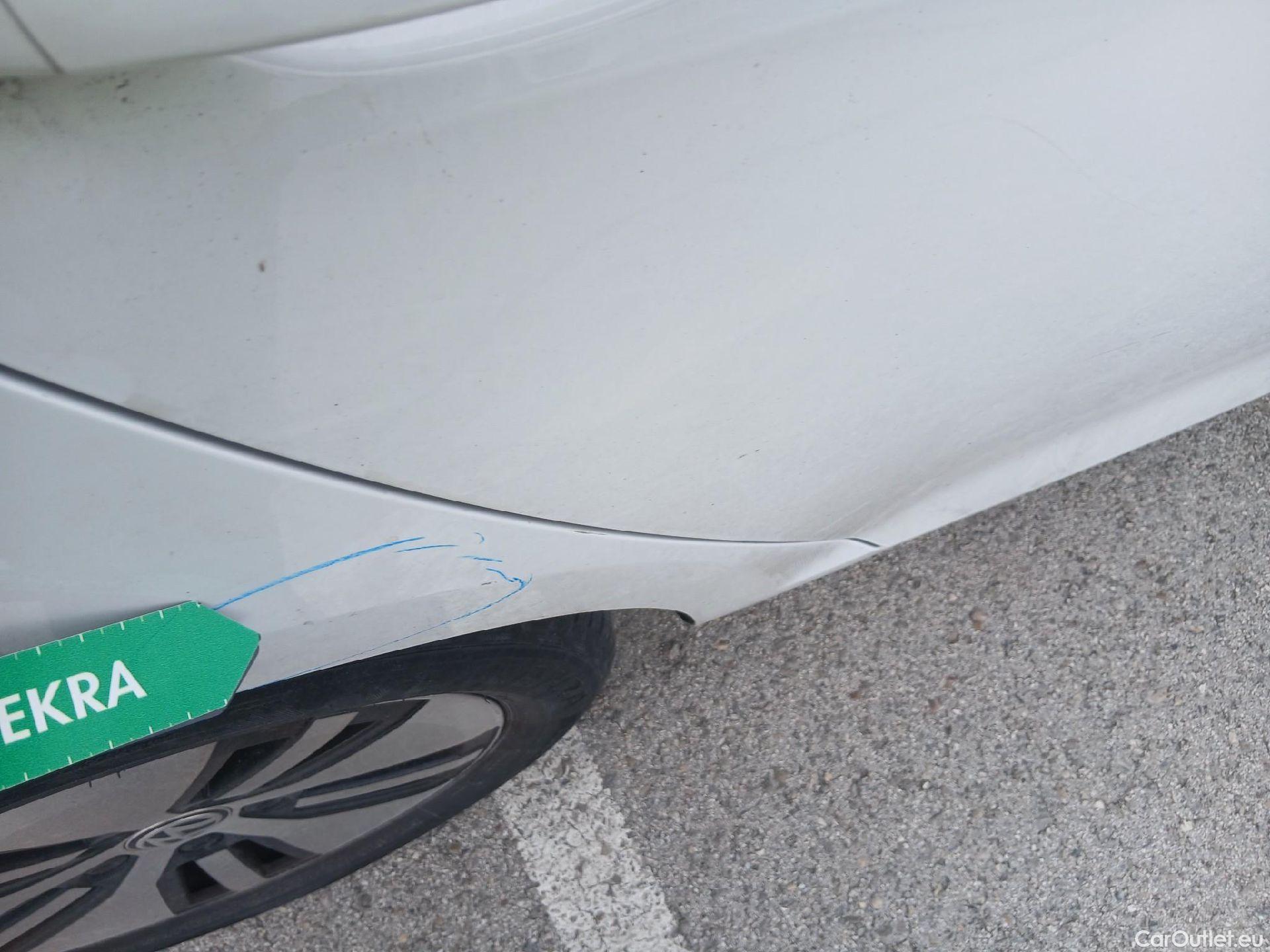  Volkswagen  Golf  VOLKSWAGEN / 2016 / 5P / berlina con portón ePower 110 kW (136CV) #8