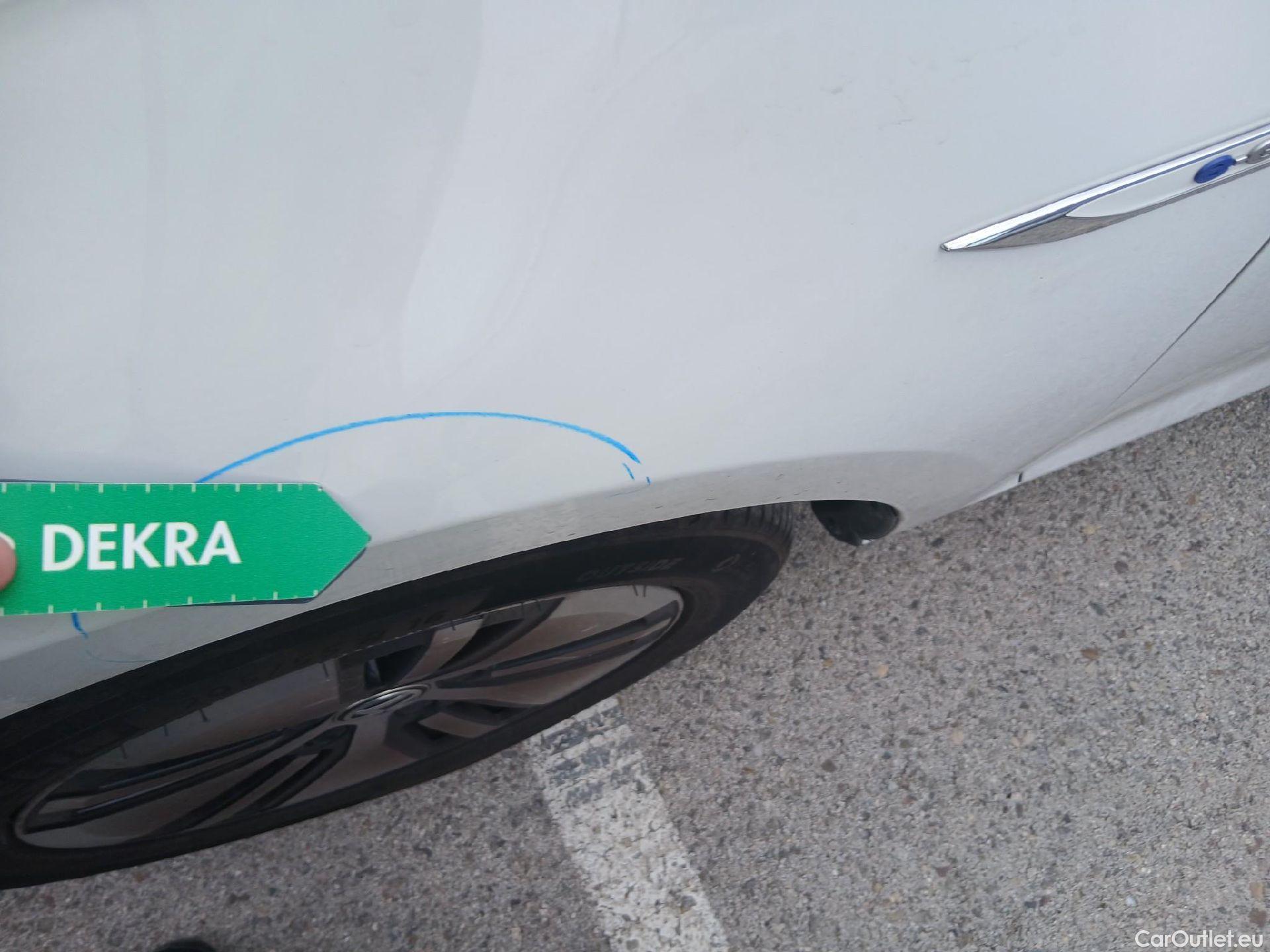  Volkswagen  Golf  VOLKSWAGEN / 2016 / 5P / berlina con portón ePower 110 kW (136CV) #3