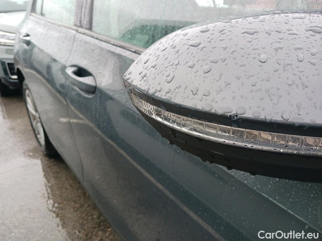  Volkswagen  Golf  VOLKSWAGEN / 2020 / 5P / berlina con portón 1.0 TSI 81kW (110CV) #16