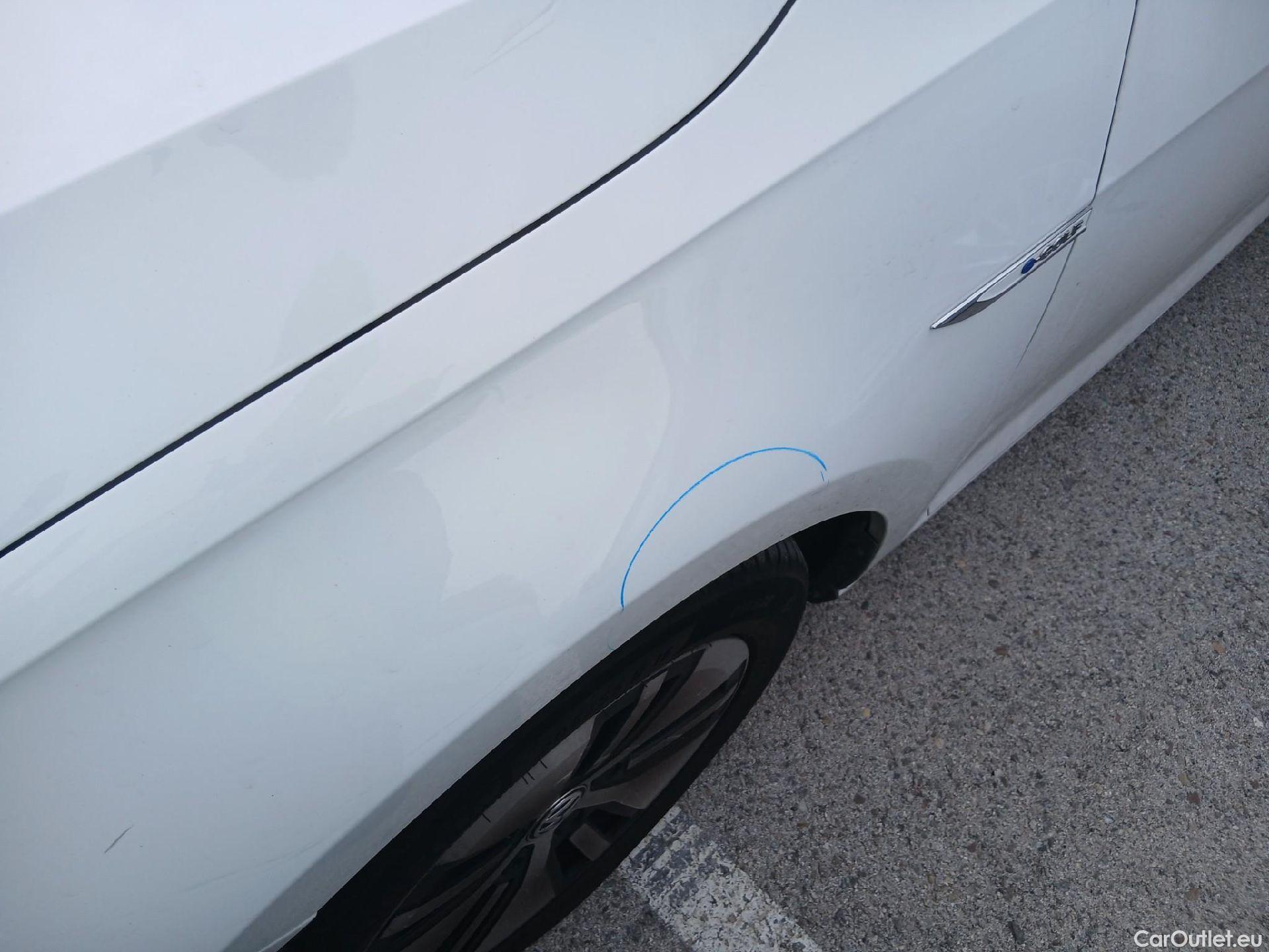  Volkswagen  Golf  VOLKSWAGEN / 2016 / 5P / berlina con portón ePower 110 kW (136CV) #2