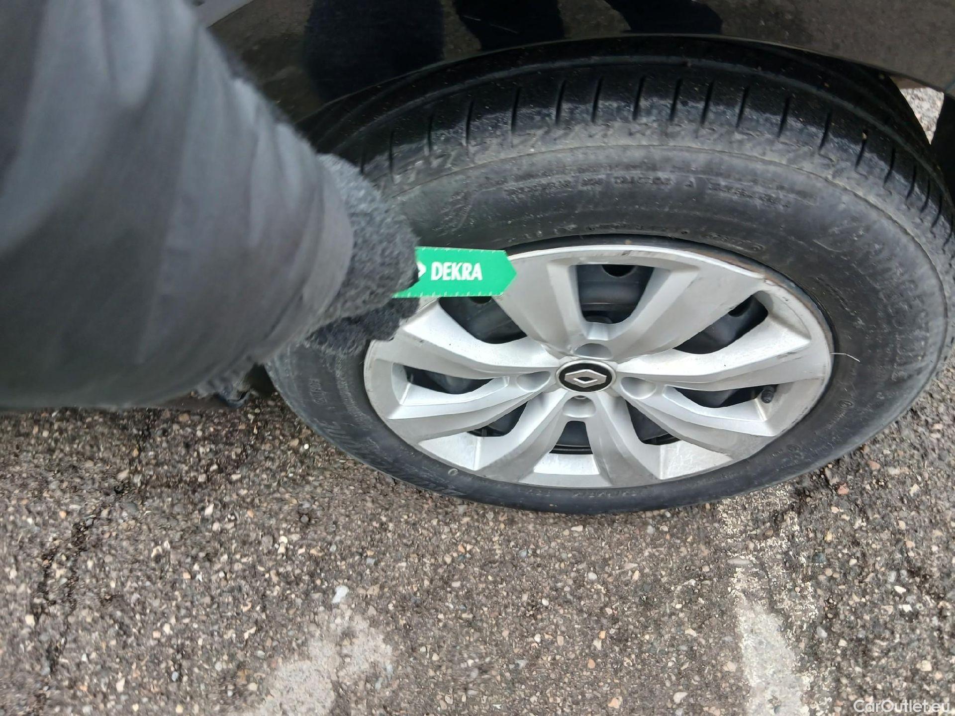  Renault  Clio RENAULT  / 2019 / 5P / berlina con portón Business Blue dCi 74kW (100CV) #15