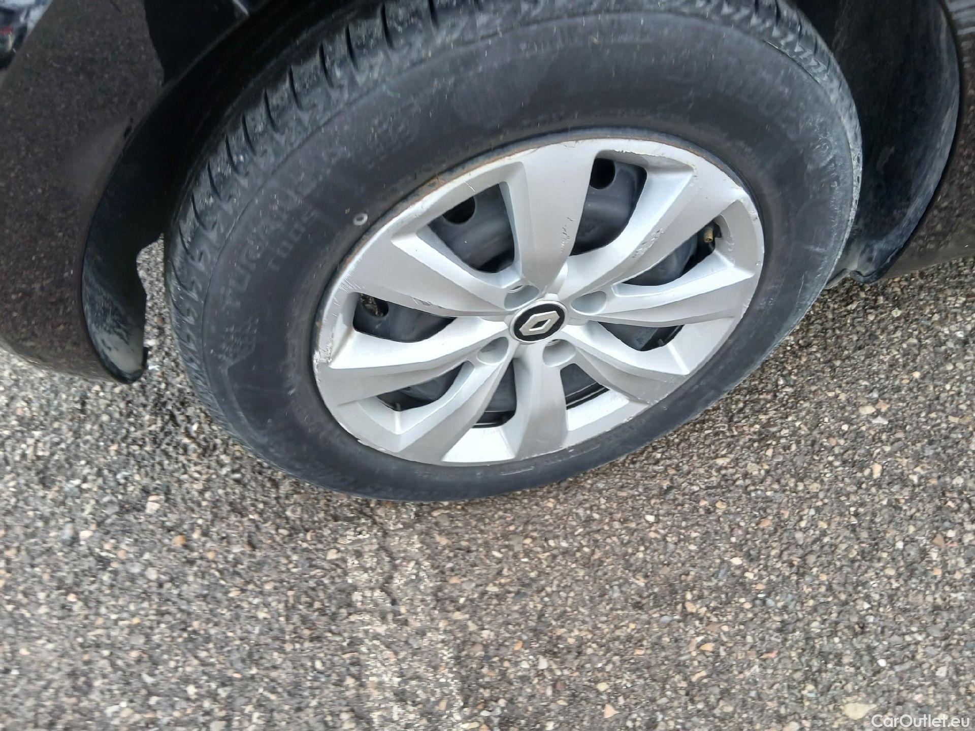  Renault  Clio RENAULT  / 2019 / 5P / berlina con portón Business Blue dCi 74kW (100CV) #26