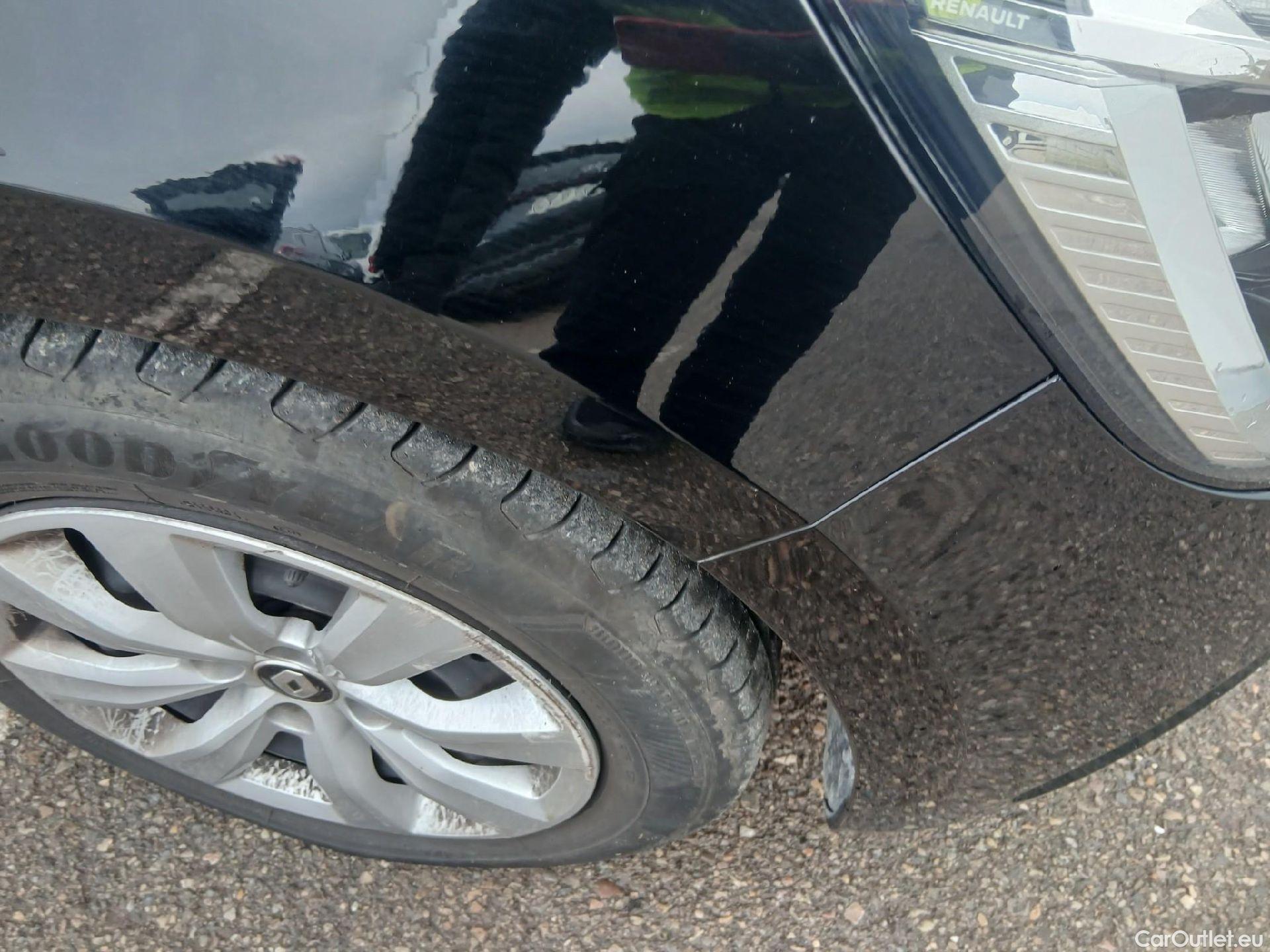  Renault  Clio RENAULT  / 2019 / 5P / berlina con portón Business Blue dCi 74kW (100CV) #33