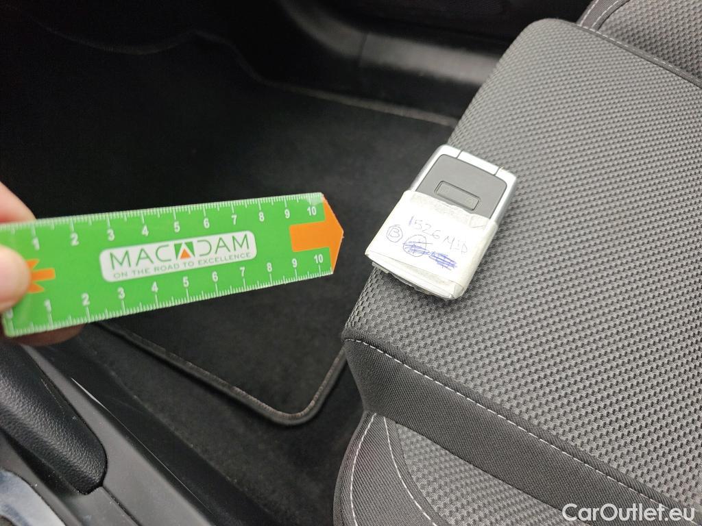  Renault  Megane RENAULT Mégane / 2020 / 5P / berlina con portón Equilibre Blue dCi 85 kW (115CV)-SS #1