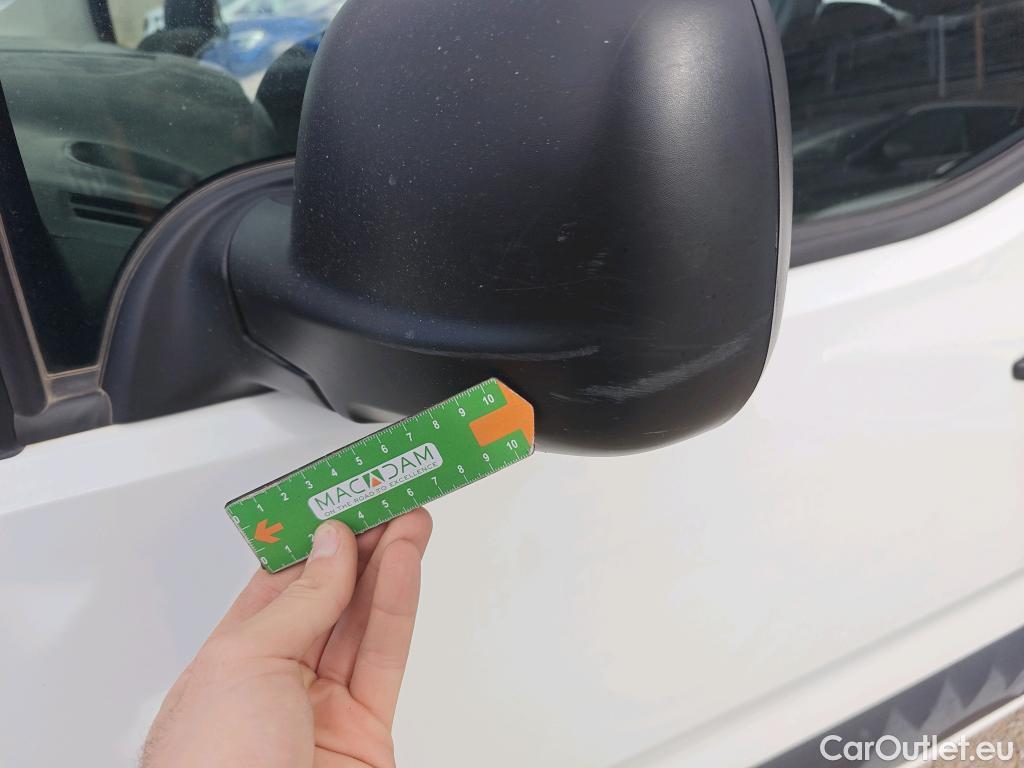  Citroen  Berlingo CITROEN  / 2018 / 5P / monovolumen compacto Talla M BlueHDi 100 S&S LIVE PACK #60