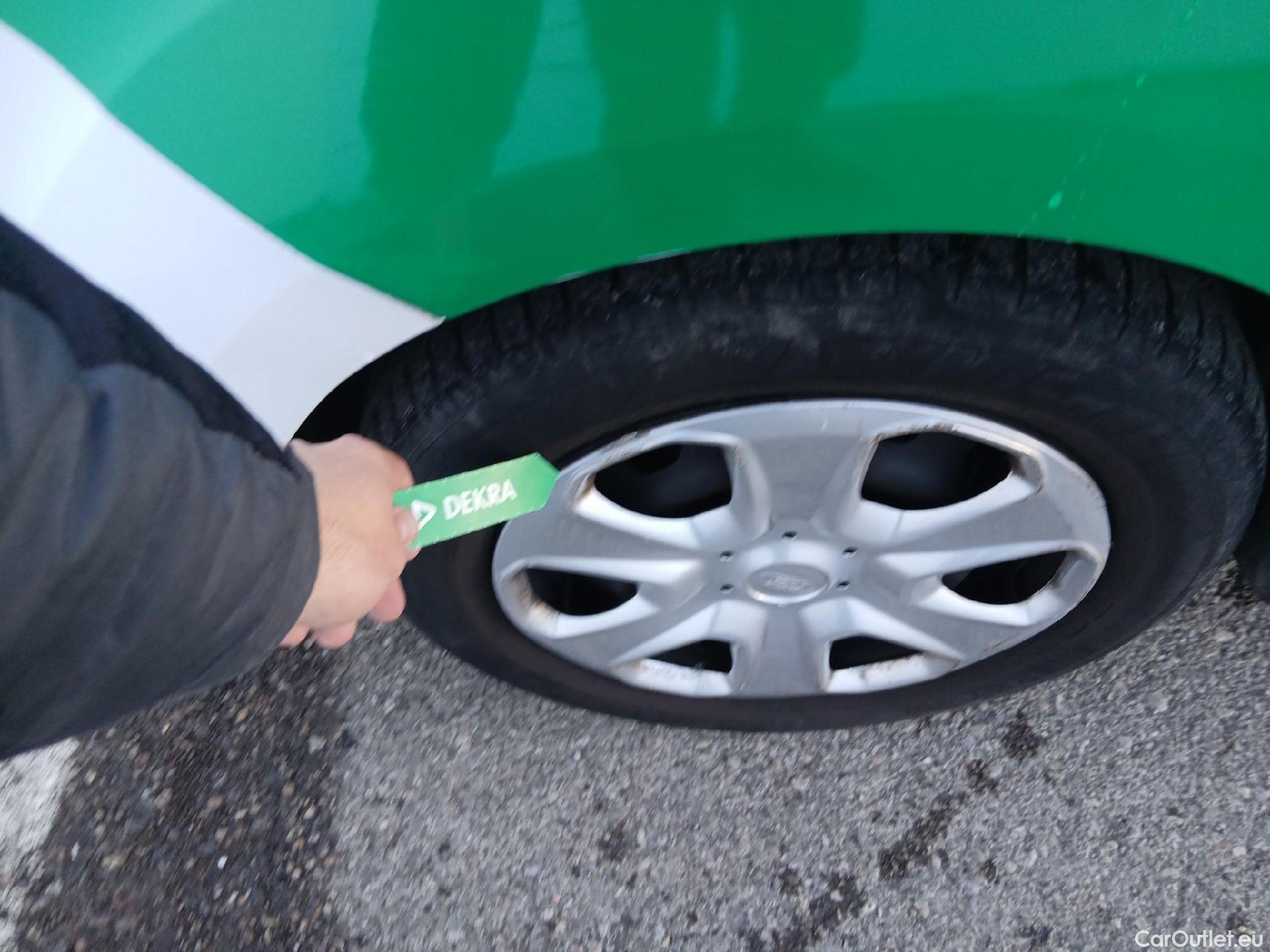  Ford  Tourneo FORD  Courier / 2014 / 5P / monovolumen compacto 1.5 TDCi 55kW (75CV) Ambiente #6