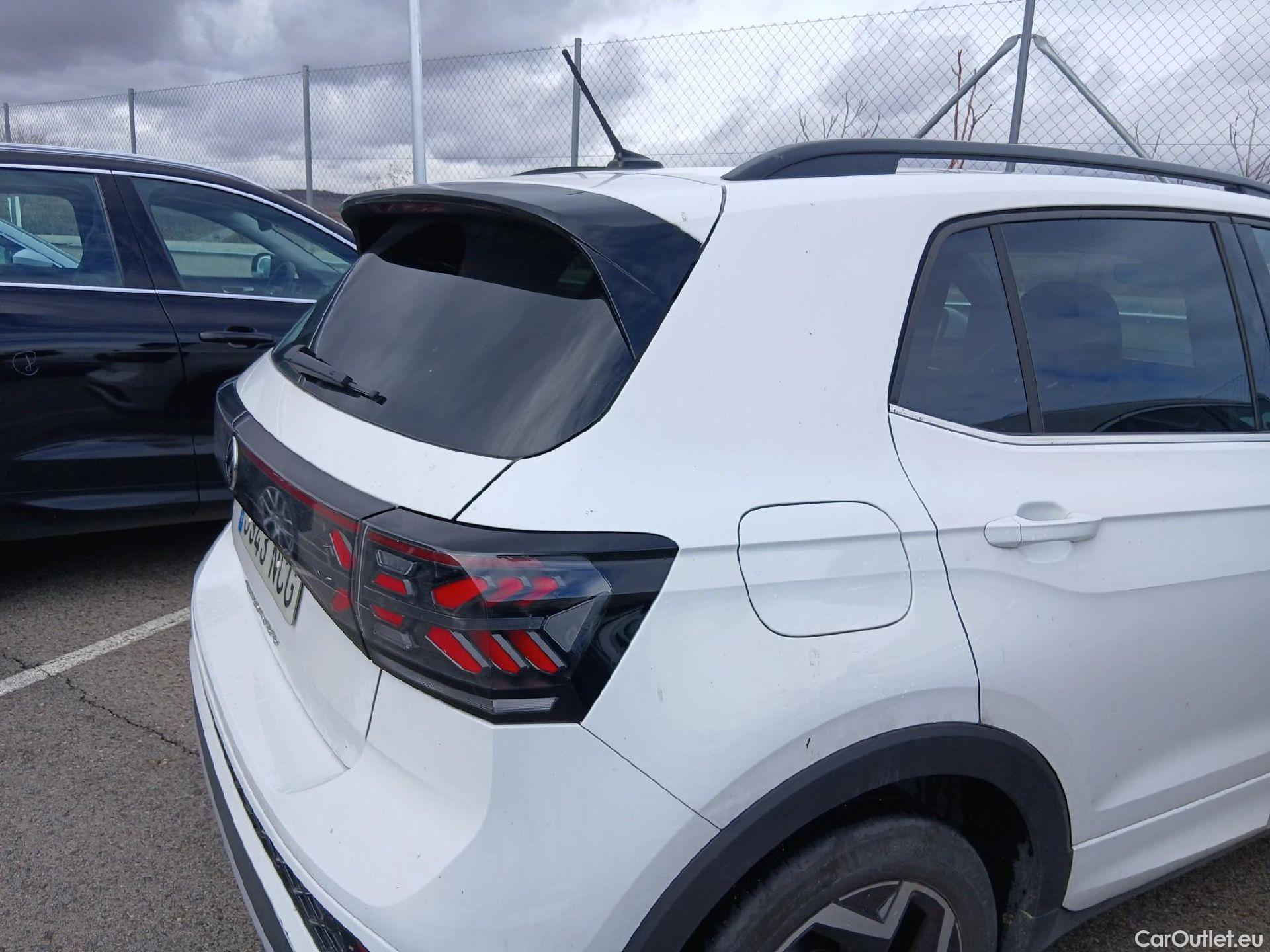  Volkswagen  T-CROSS  1.0 TSI 85 kW R-Line TSI 115CV AT7 6E #17