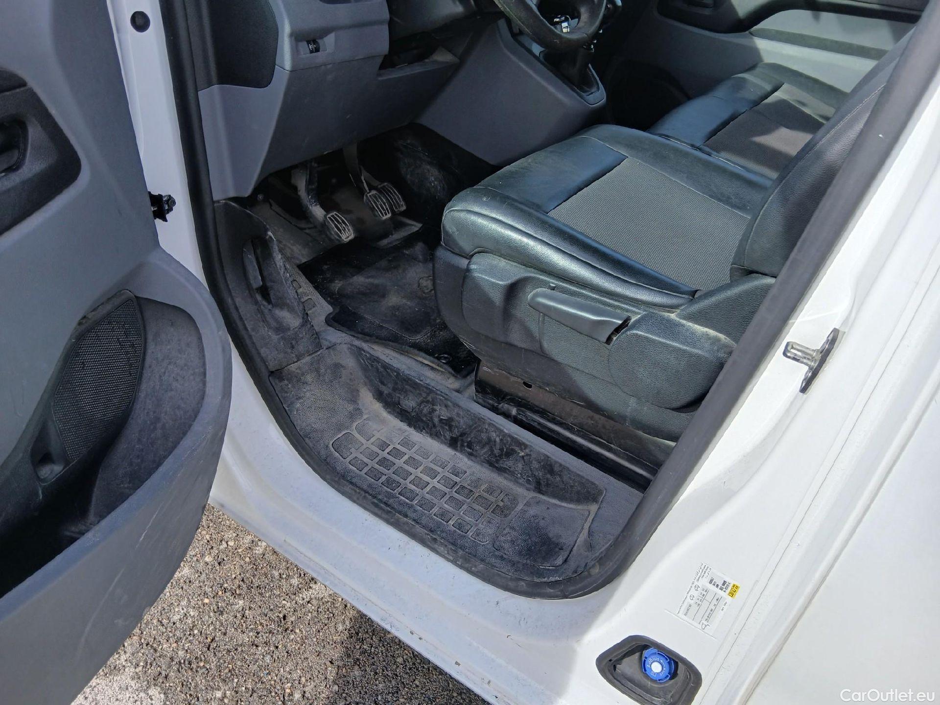  Opel  Vivaro OPEL  / 2019 / 4P / furgón 1.5 Diésel 88kW (120CV) M Std Select #4