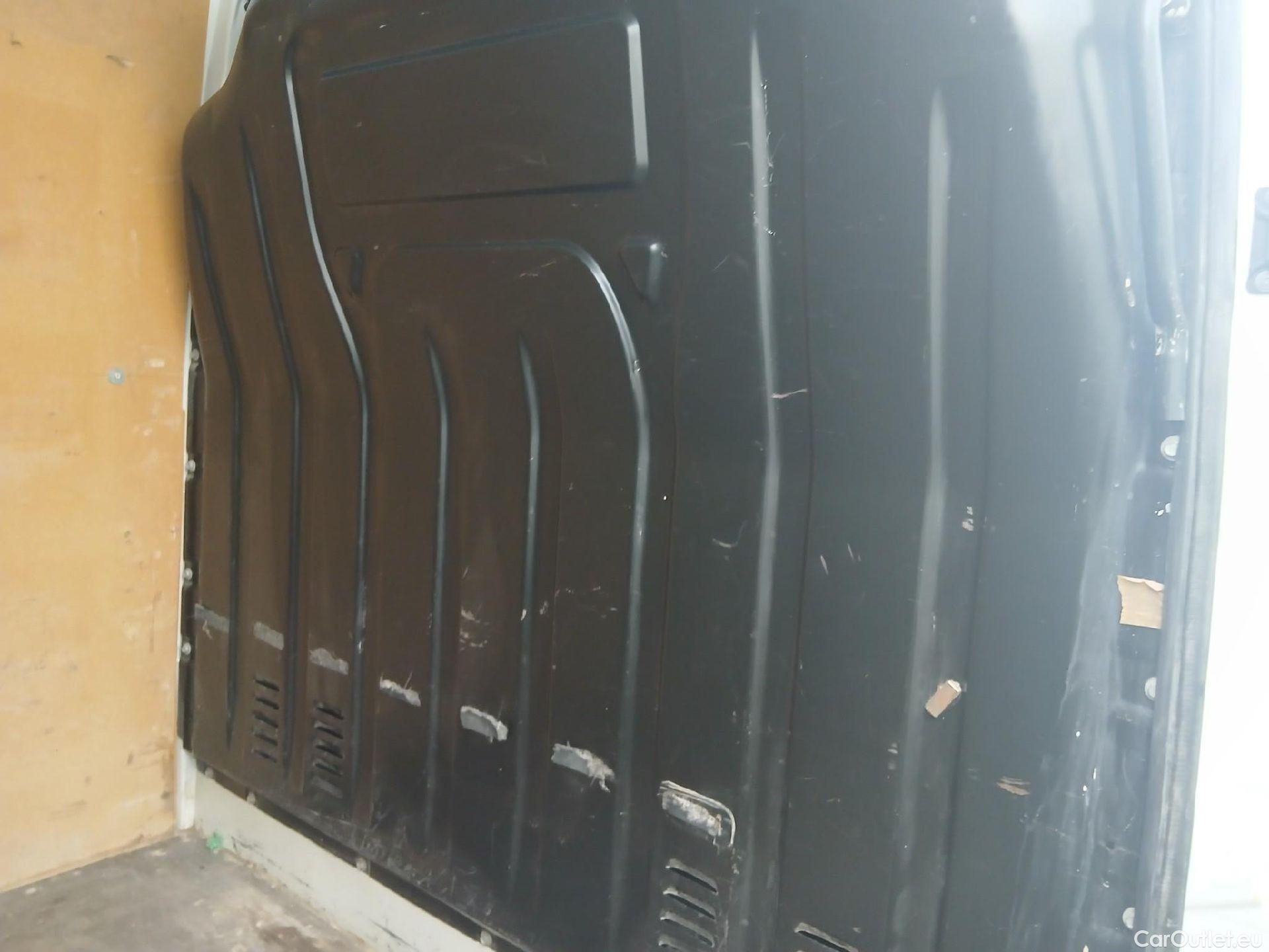  Opel  Movano OPEL  / 2019 / 4P / furgón 2.3 CDTI 99kW (135CV) L2 H2 F 3.5t #40