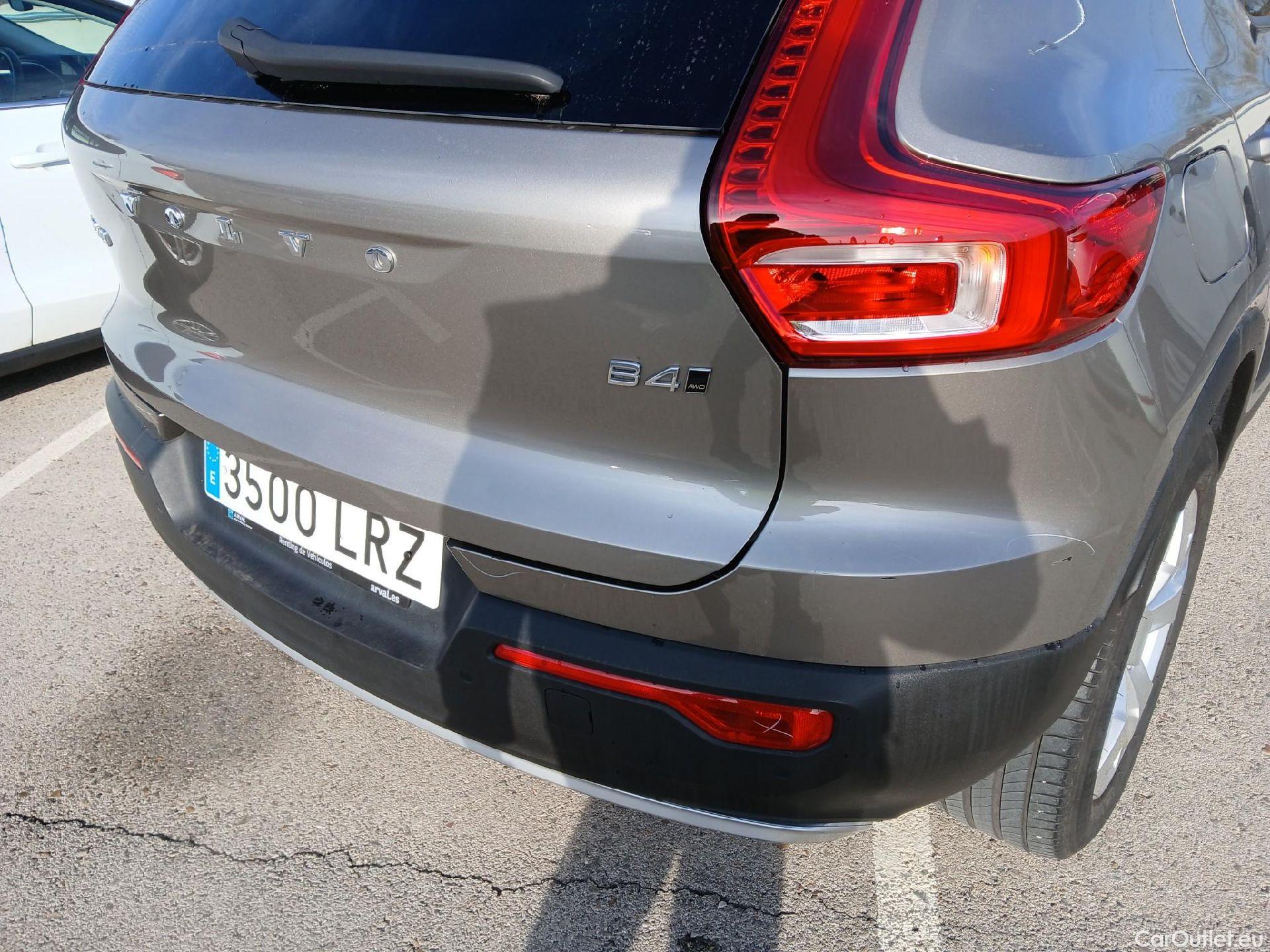  Volvo  XC 40 VOLVO XC40 / 2017 / 5P / todoterreno 2.0 B4 G AWD Momentum Pro Auto #18