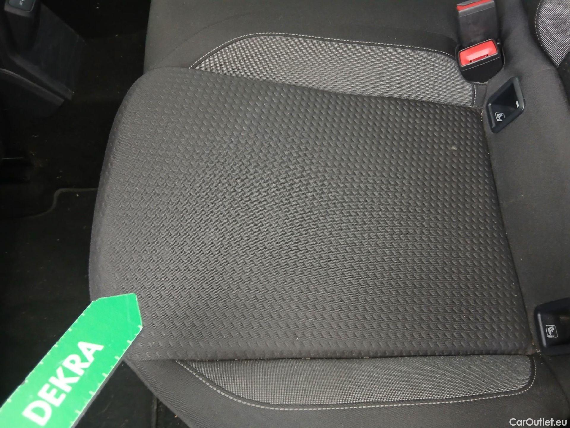  Volkswagen  Taigo VOLKSWAGEN  / 2021 / 5P / todoterreno Life 1.0 TSI 81kW (110CV) DSG #18