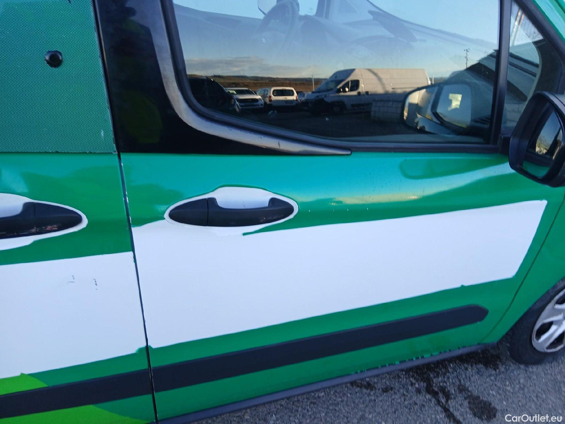  Ford  Tourneo FORD  Courier / 2014 / 5P / monovolumen compacto 1.5 TDCi 55kW (75CV) Ambiente #35