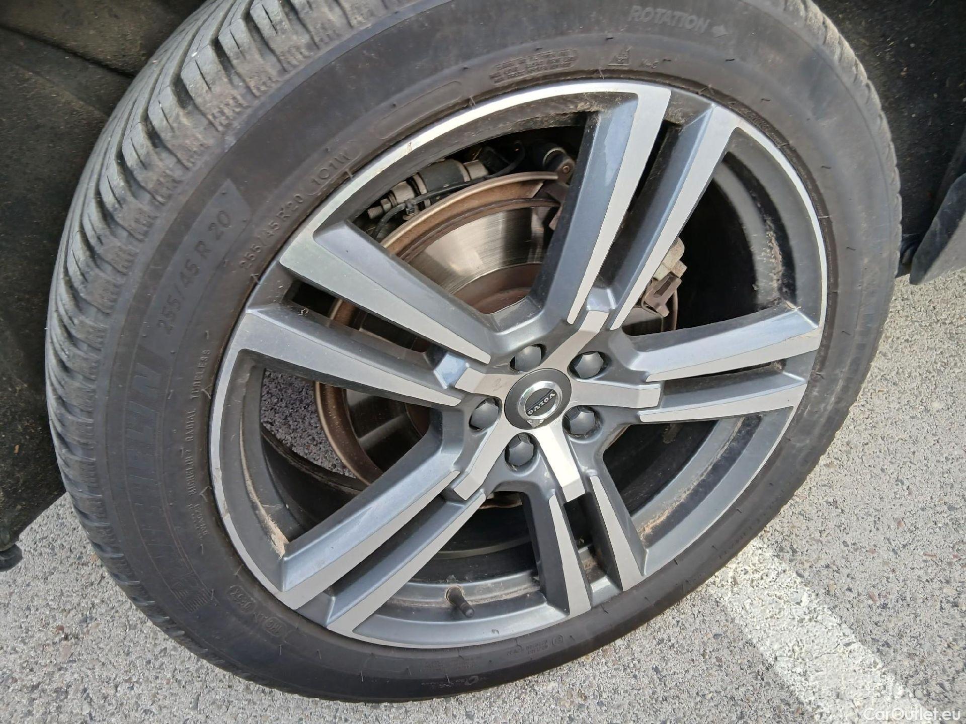  Volvo  XC60 VOLVO  / 2017 / 5P / todoterreno 2.0 T6 AWD Recharge Inscription Auto #26