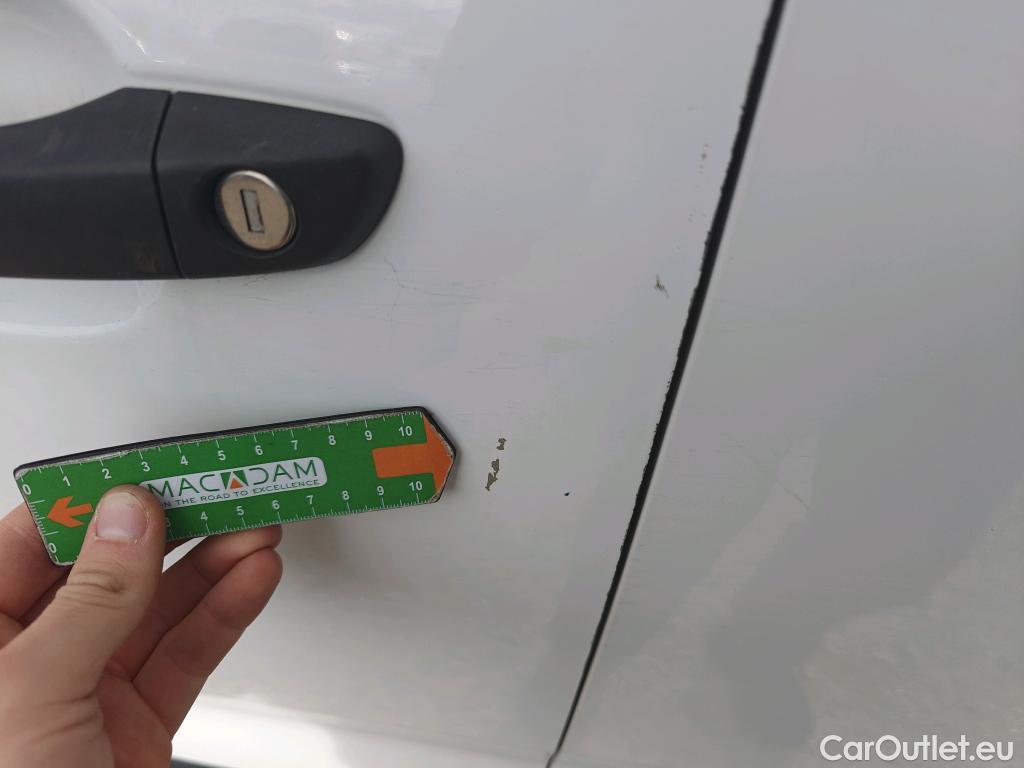  Citroen  Berlingo CITROEN  / 2018 / 5P / monovolumen compacto Talla M BlueHDi 100 S&S LIVE PACK #17