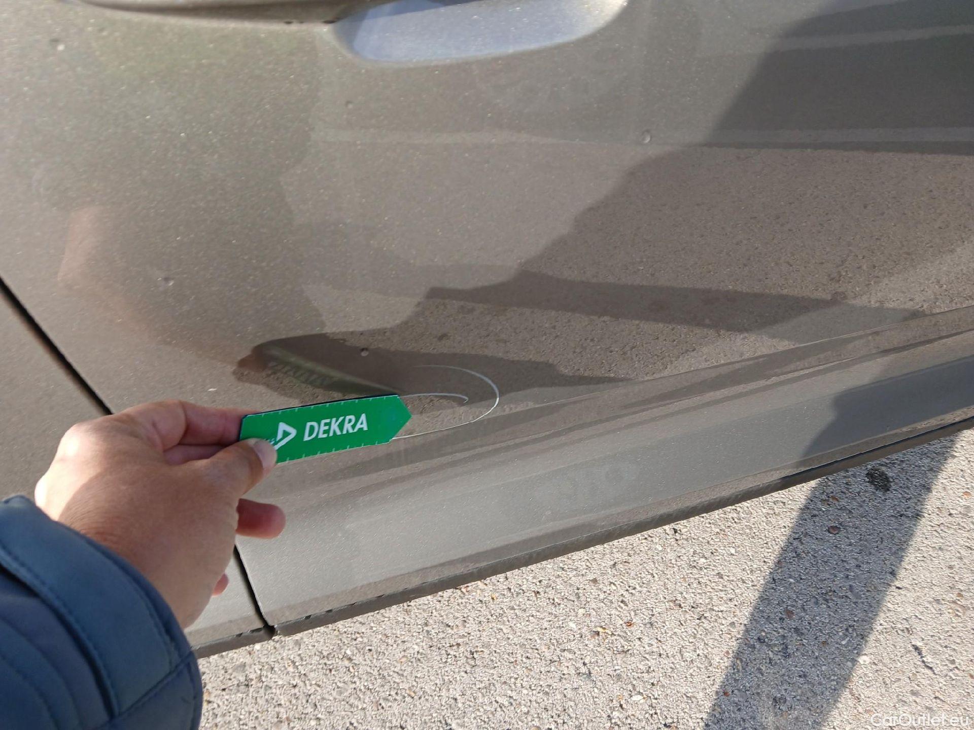  Volvo  XC 40 VOLVO XC40 / 2017 / 5P / todoterreno 2.0 B4 G AWD Momentum Pro Auto #23