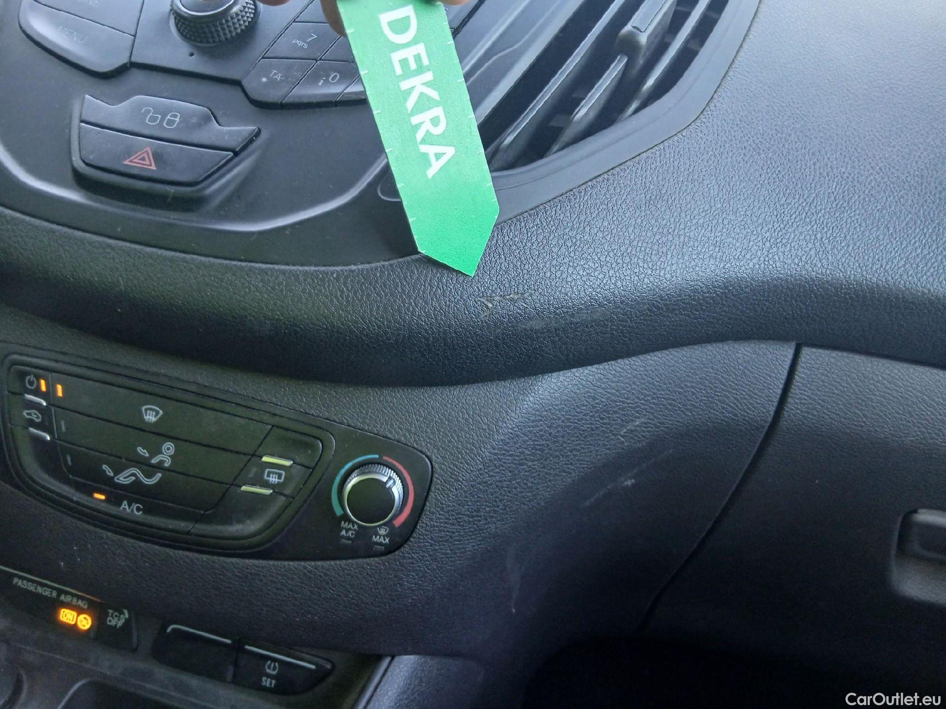  Ford  Tourneo FORD  Courier / 2014 / 5P / monovolumen compacto 1.5 TDCi 55kW (75CV) Ambiente #49