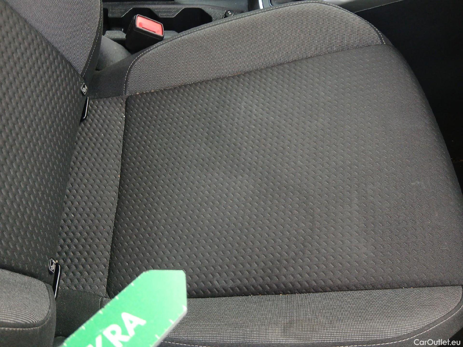  Volkswagen  Taigo VOLKSWAGEN  / 2021 / 5P / todoterreno Life 1.0 TSI 81kW (110CV) DSG #19