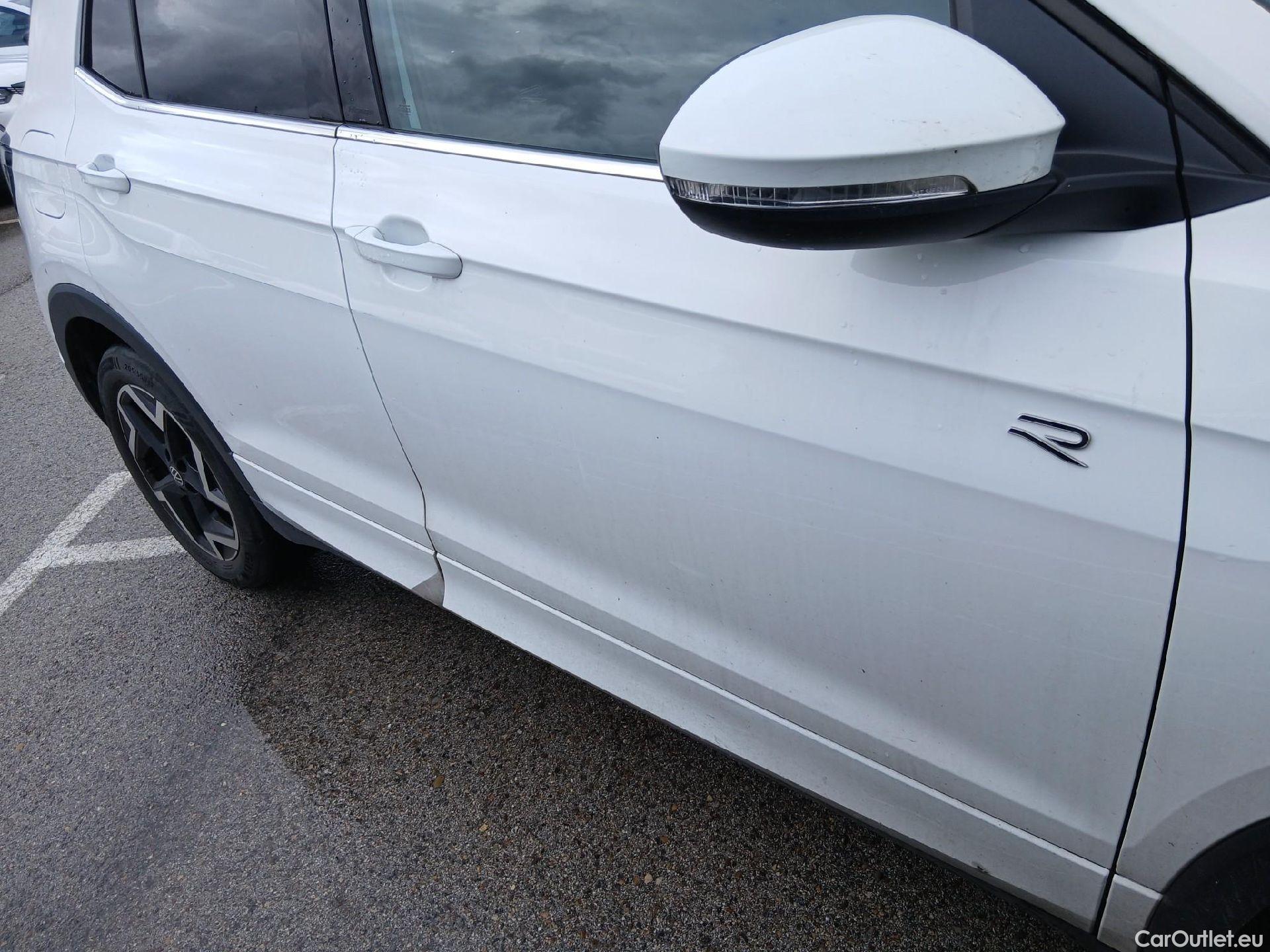  Volkswagen  T-CROSS  1.0 TSI 85 kW R-Line TSI 115CV AT7 6E #22