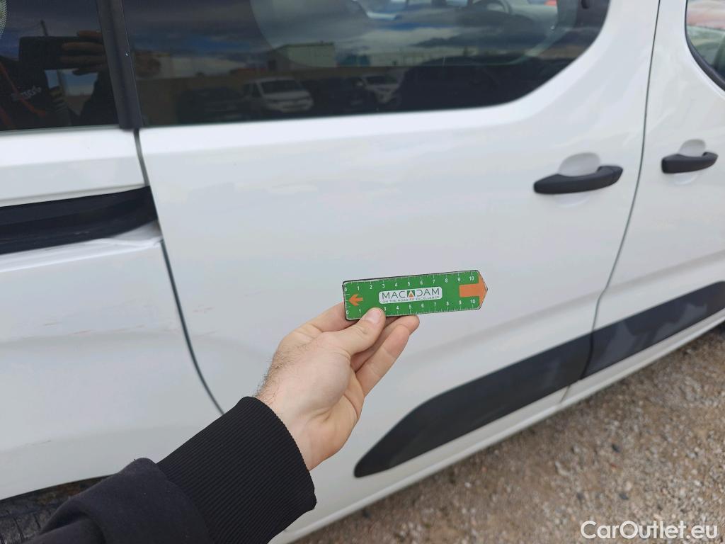  Citroen  Berlingo CITROEN  / 2018 / 5P / monovolumen compacto Talla M BlueHDi 100 S&S LIVE PACK #47