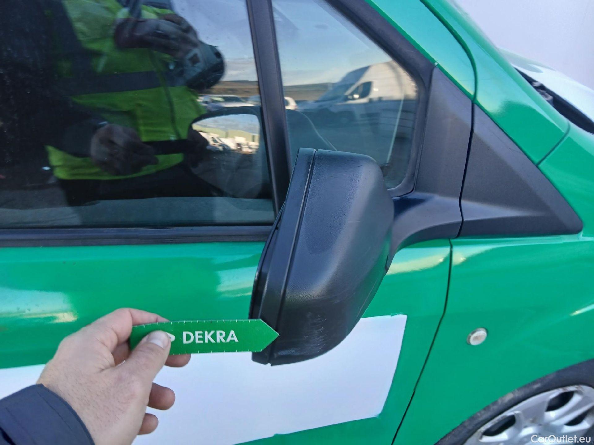  Ford  Tourneo FORD  Courier / 2014 / 5P / monovolumen compacto 1.5 TDCi 55kW (75CV) Ambiente #40