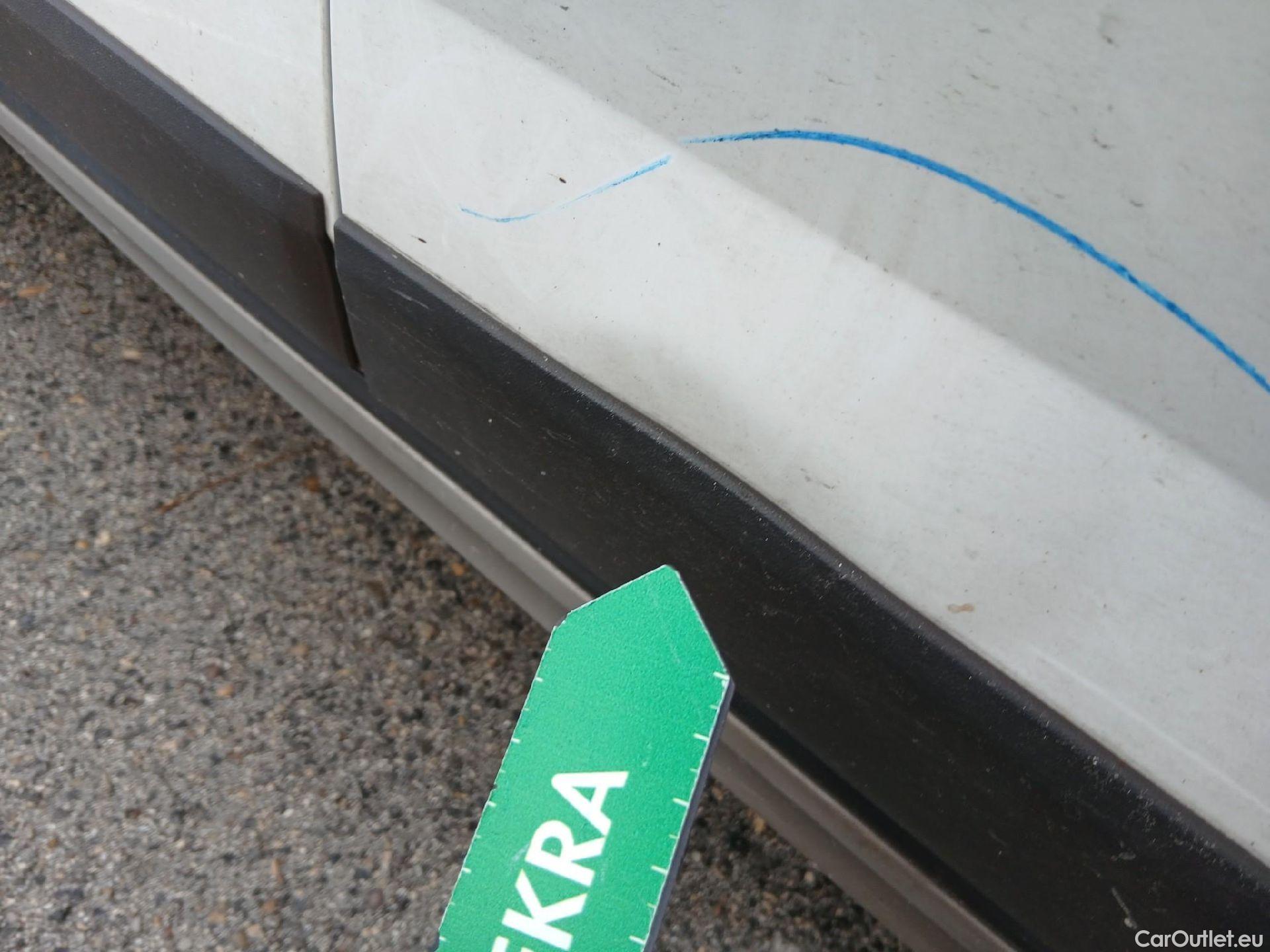  Volkswagen  Taigo VOLKSWAGEN  / 2021 / 5P / todoterreno Life 1.0 TSI 81kW (110CV) DSG #35