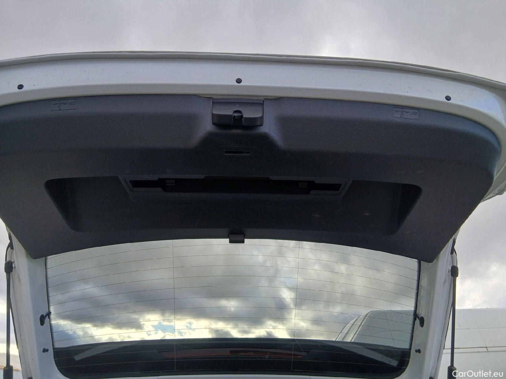  Volkswagen  Taigo VOLKSWAGEN  / 2021 / 5P / todoterreno Life 1.0 TSI 81kW (110CV) DSG #26