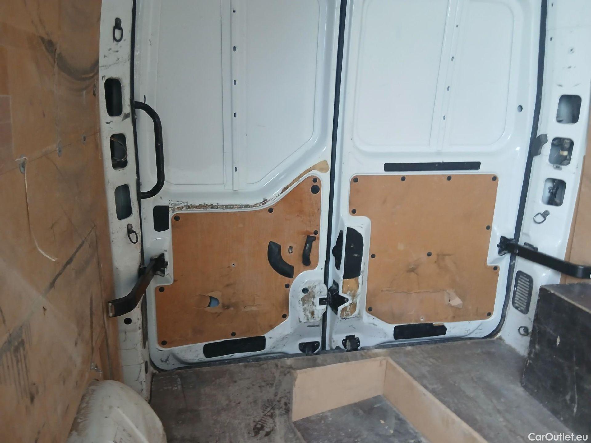  Opel  Movano OPEL  / 2019 / 4P / furgón 2.3 CDTI 99kW (135CV) L2 H2 F 3.5t #37