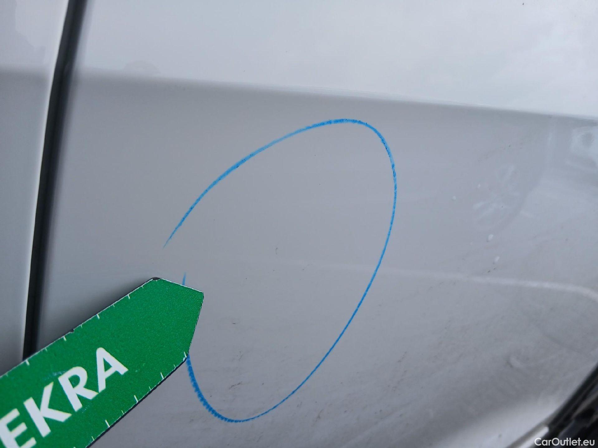  Volkswagen  T-CROSS  1.0 TSI 85 kW R-Line TSI 115CV AT7 6E #10