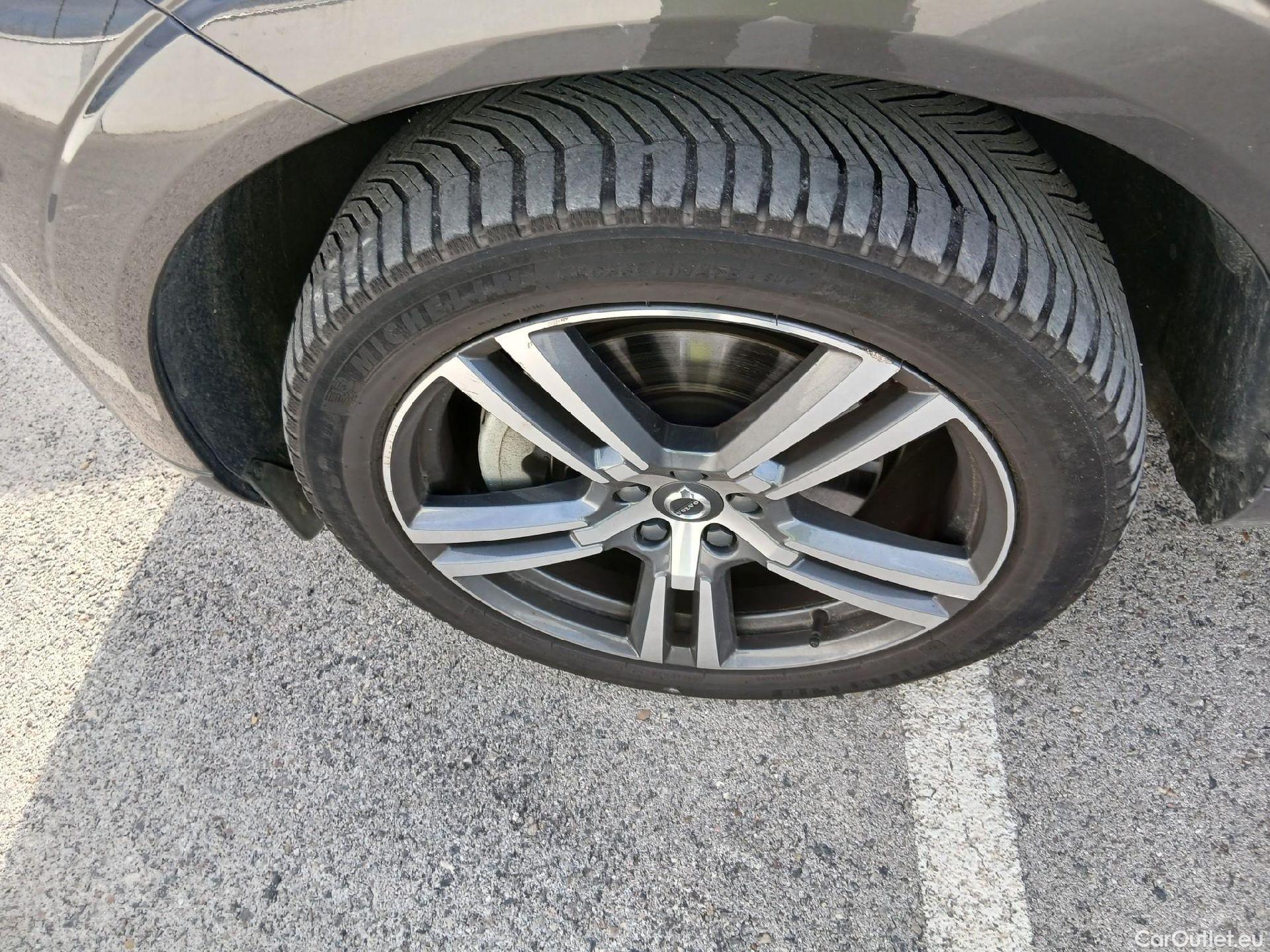  Volvo  XC60 VOLVO  / 2017 / 5P / todoterreno 2.0 T6 AWD Recharge Inscription Auto #4