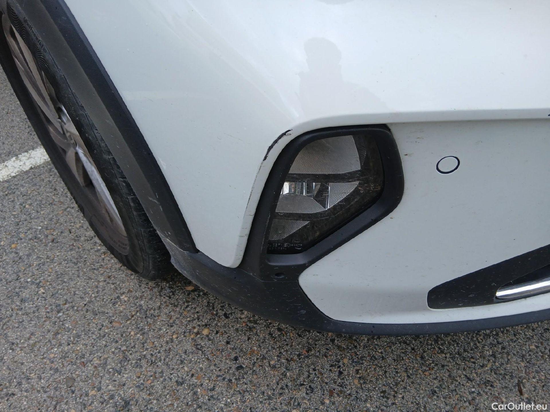  Volkswagen  Taigo VOLKSWAGEN  / 2021 / 5P / todoterreno Life 1.0 TSI 81kW (110CV) DSG #9