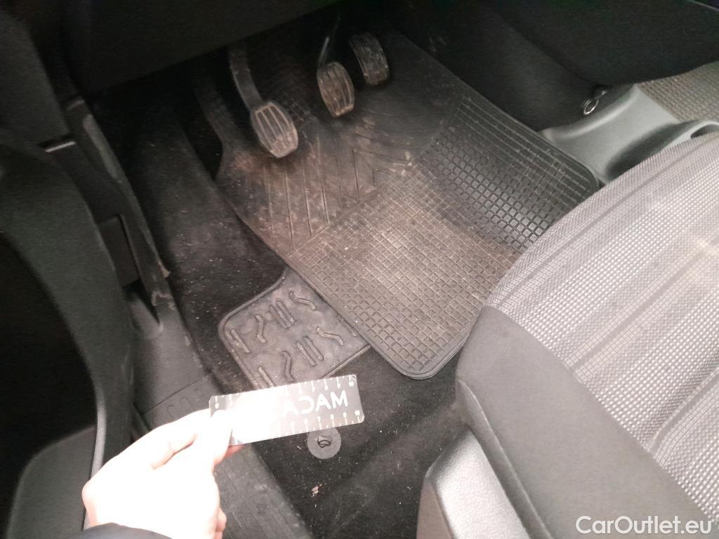  Opel  Combo OPEL  Life / 2018 / 5P / monovolumen 1.5 TD 96kW (130CV) S/S Selective XL #23