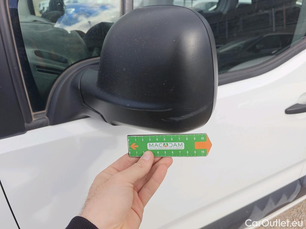  Citroen  Berlingo CITROEN  / 2018 / 5P / monovolumen compacto Talla M BlueHDi 100 S&S LIVE PACK #59