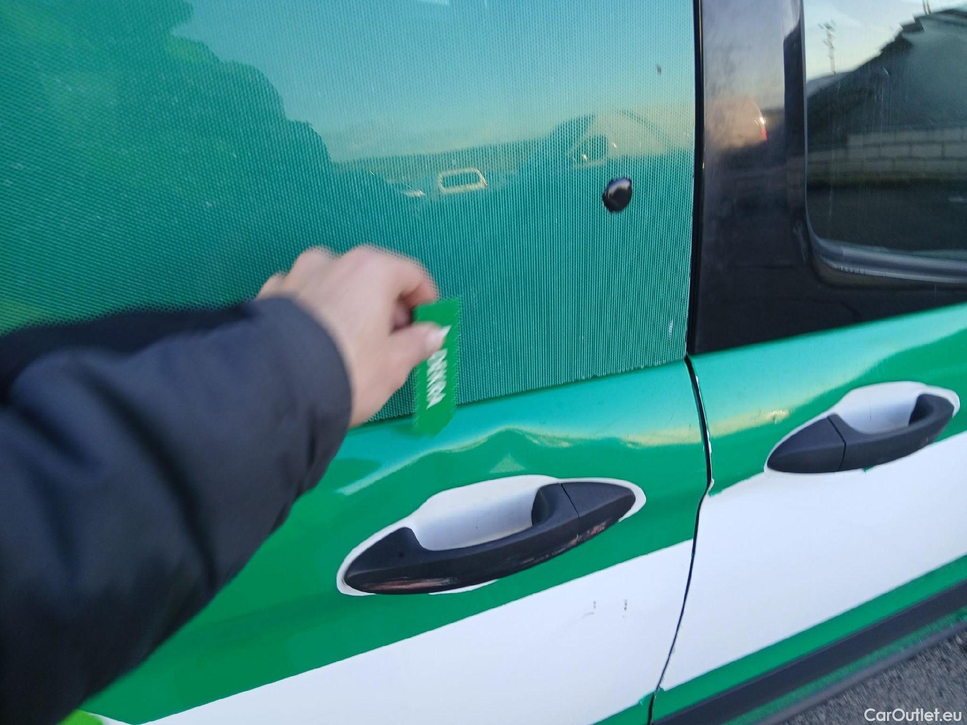  Ford  Tourneo FORD  Courier / 2014 / 5P / monovolumen compacto 1.5 TDCi 55kW (75CV) Ambiente #33