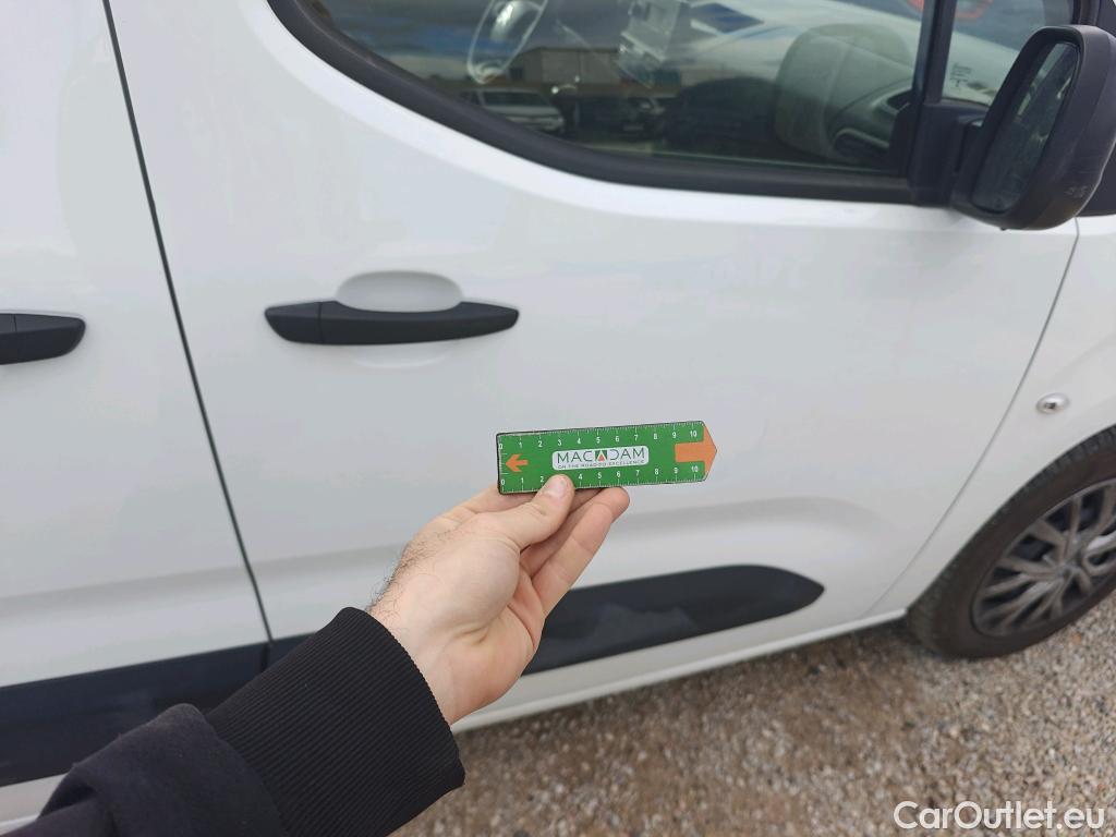  Citroen  Berlingo CITROEN  / 2018 / 5P / monovolumen compacto Talla M BlueHDi 100 S&S LIVE PACK #18