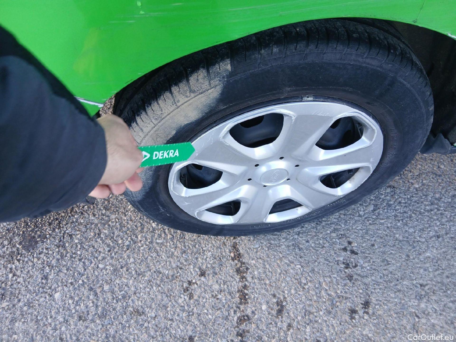  Ford  Tourneo FORD  Courier / 2014 / 5P / monovolumen compacto 1.5 TDCi 55kW (75CV) Ambiente #30