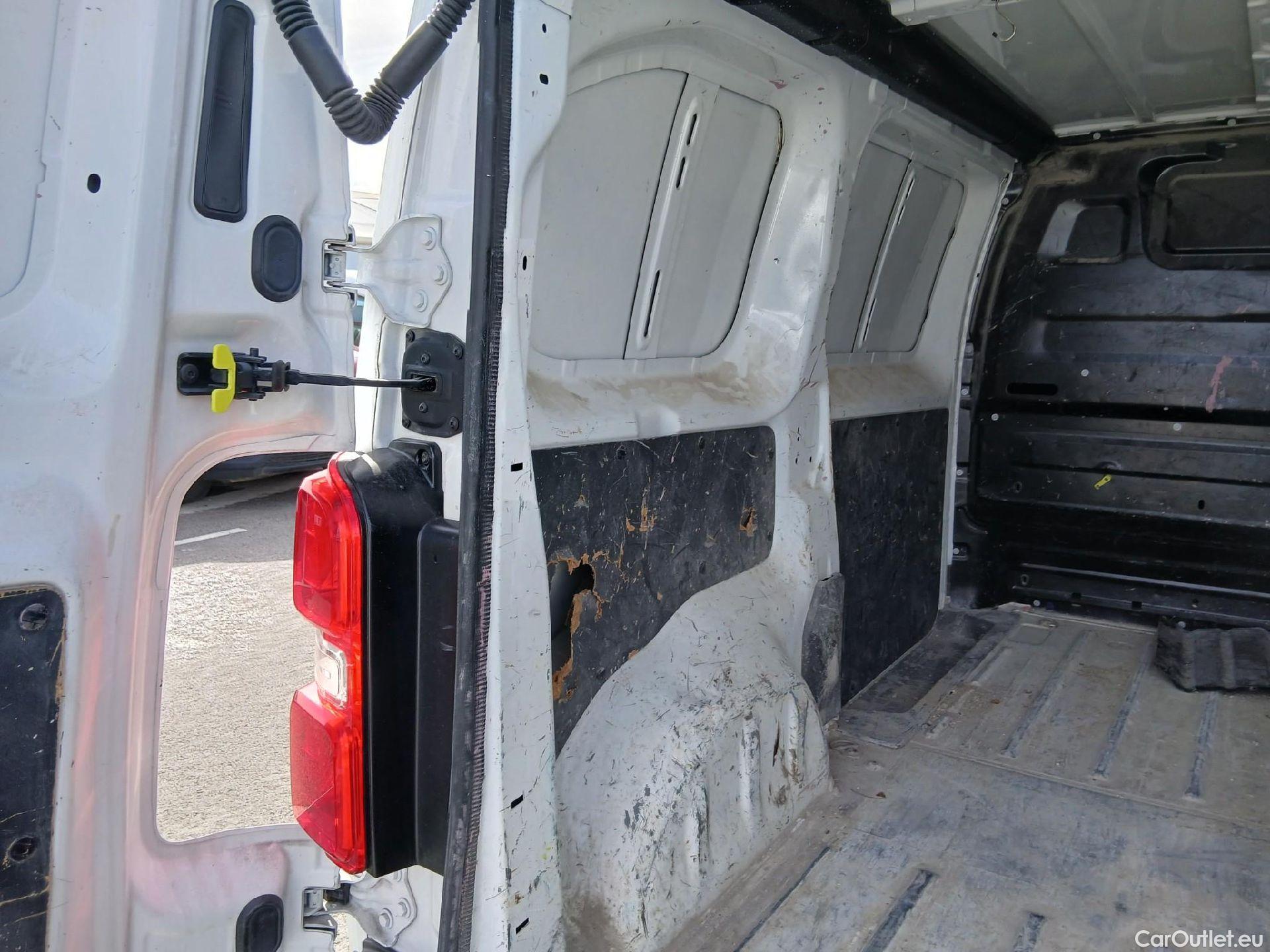  Opel  Vivaro OPEL  / 2019 / 4P / furgón 1.5 Diésel 88kW (120CV) M Std Select #23