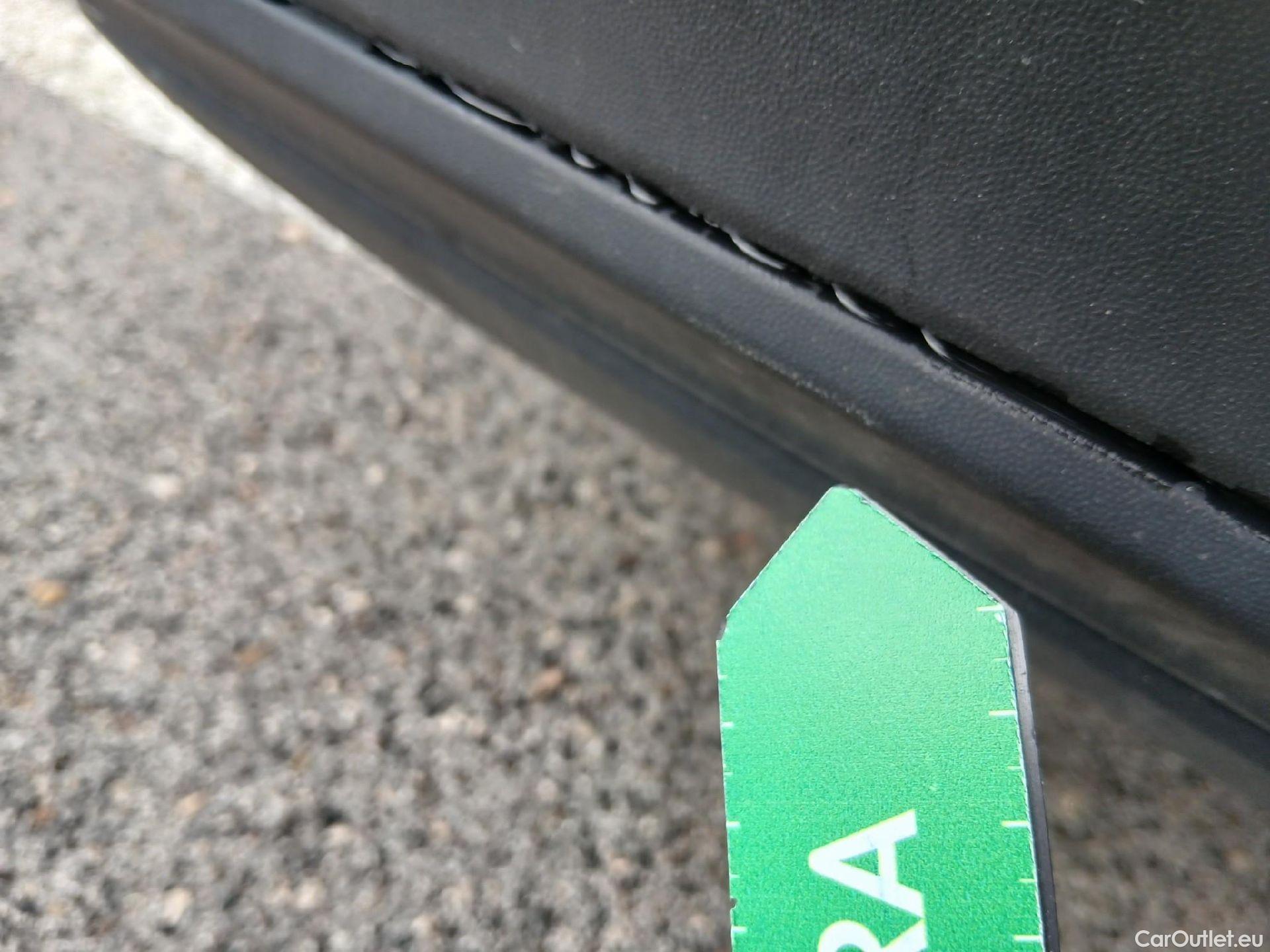  Volkswagen  Taigo VOLKSWAGEN  / 2021 / 5P / todoterreno Life 1.0 TSI 81kW (110CV) DSG #23