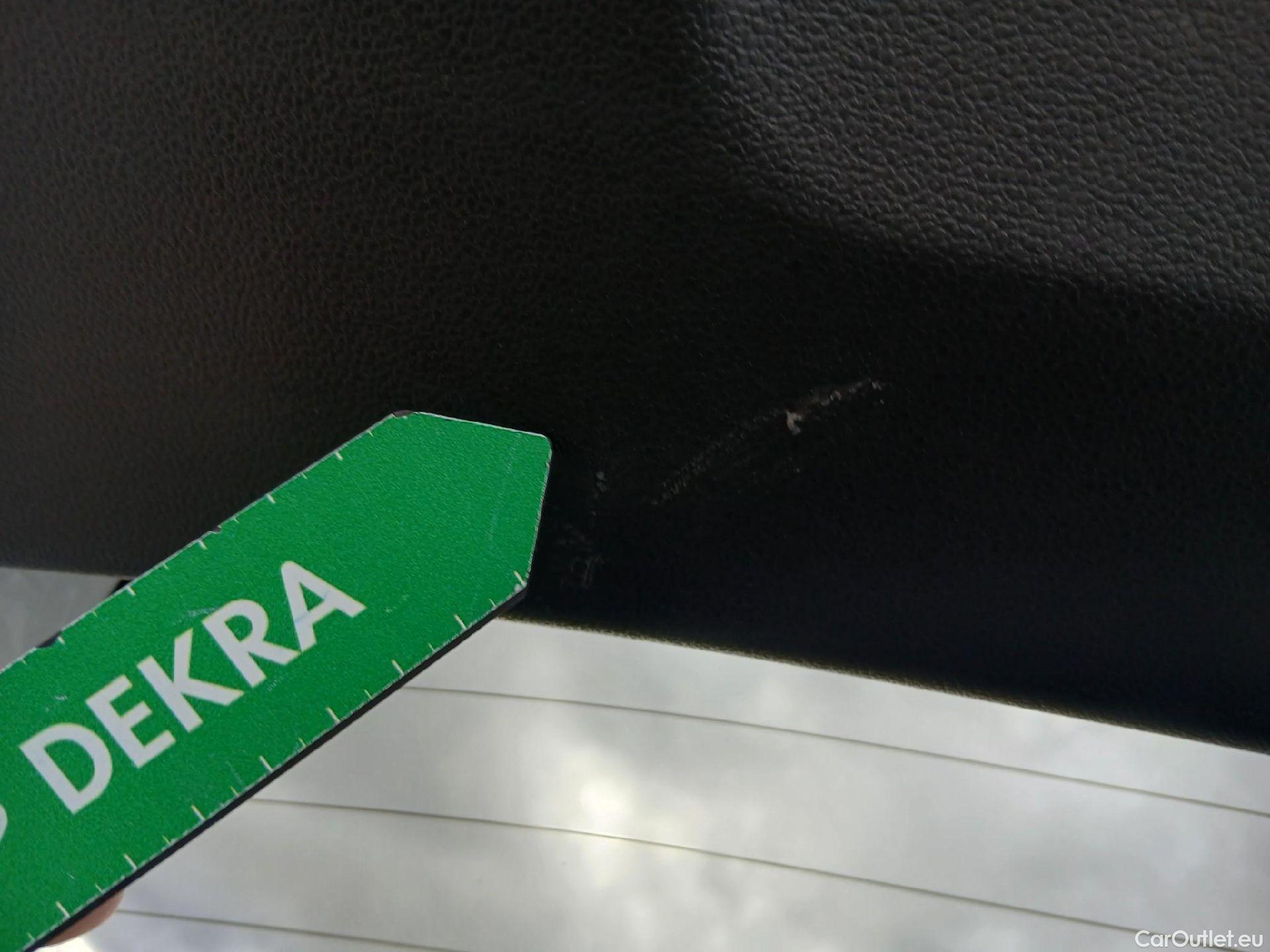  Volkswagen  Taigo VOLKSWAGEN  / 2021 / 5P / todoterreno Life 1.0 TSI 81kW (110CV) DSG #25