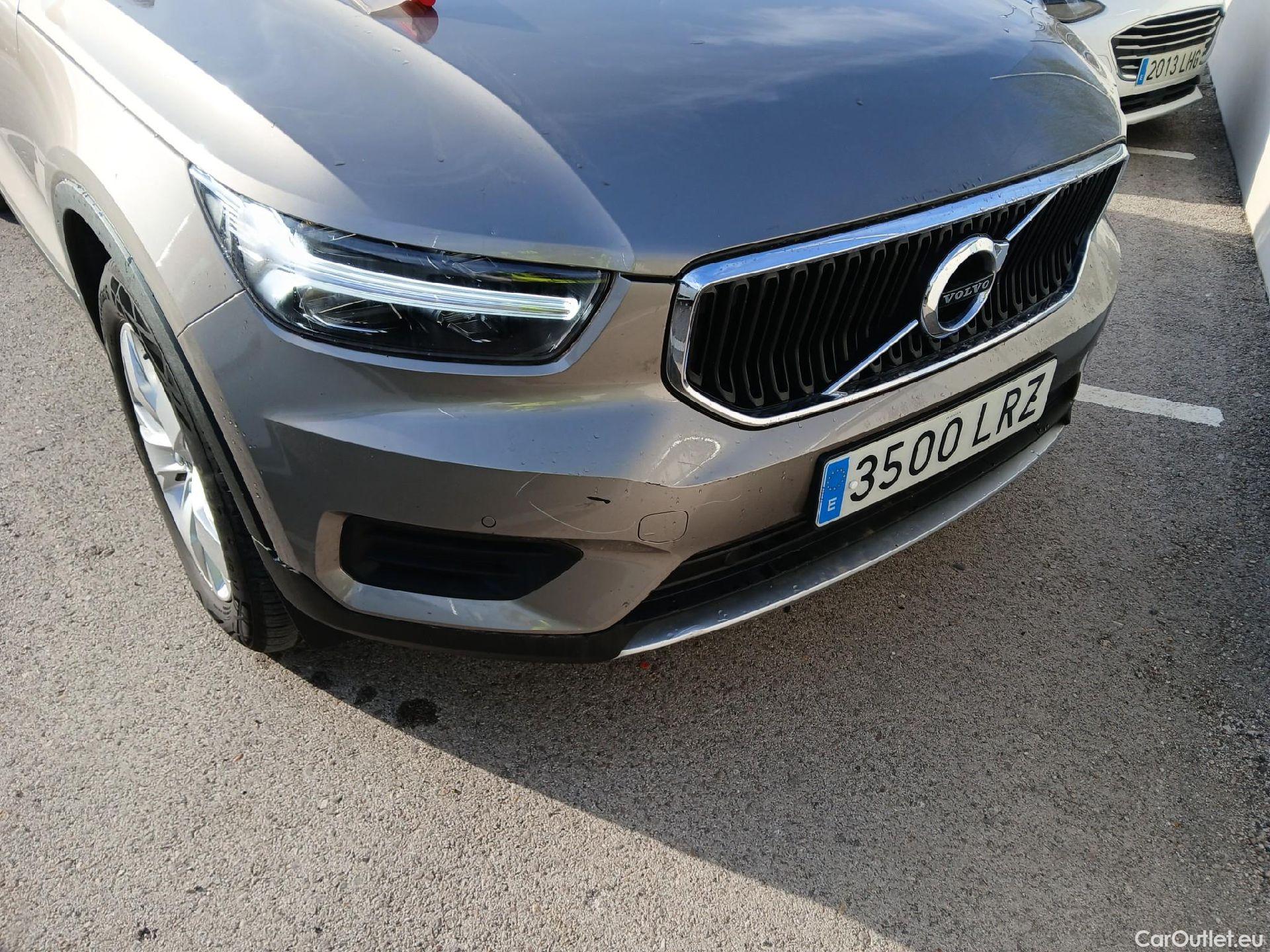  Volvo  XC 40 VOLVO XC40 / 2017 / 5P / todoterreno 2.0 B4 G AWD Momentum Pro Auto #8