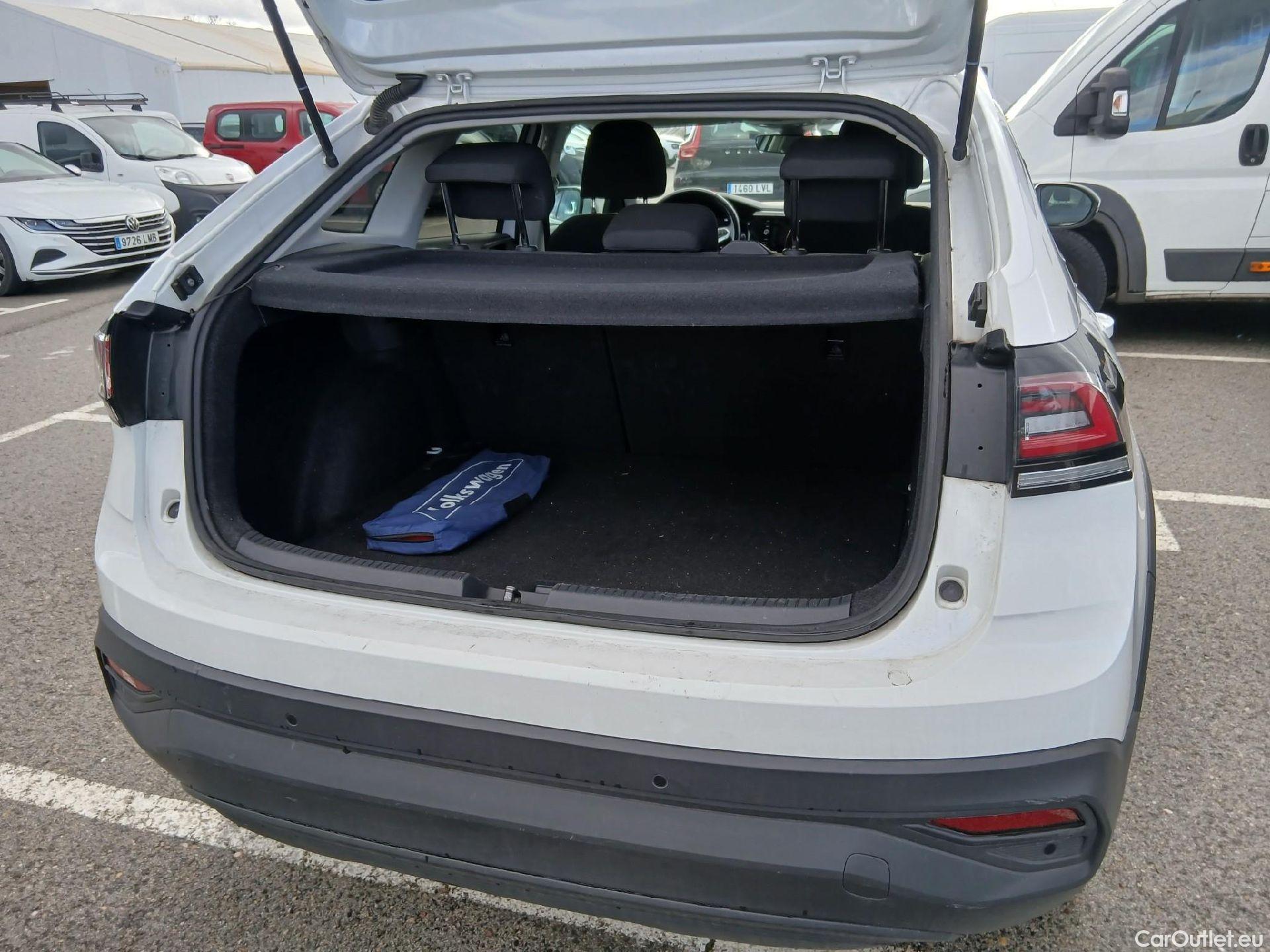  Volkswagen  Taigo VOLKSWAGEN  / 2021 / 5P / todoterreno Life 1.0 TSI 81kW (110CV) DSG #27