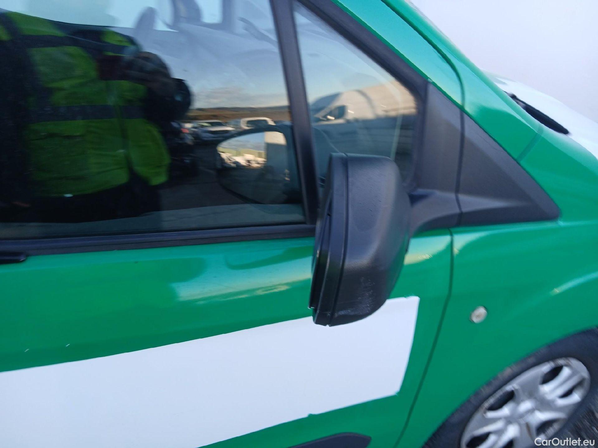  Ford  Tourneo FORD  Courier / 2014 / 5P / monovolumen compacto 1.5 TDCi 55kW (75CV) Ambiente #39